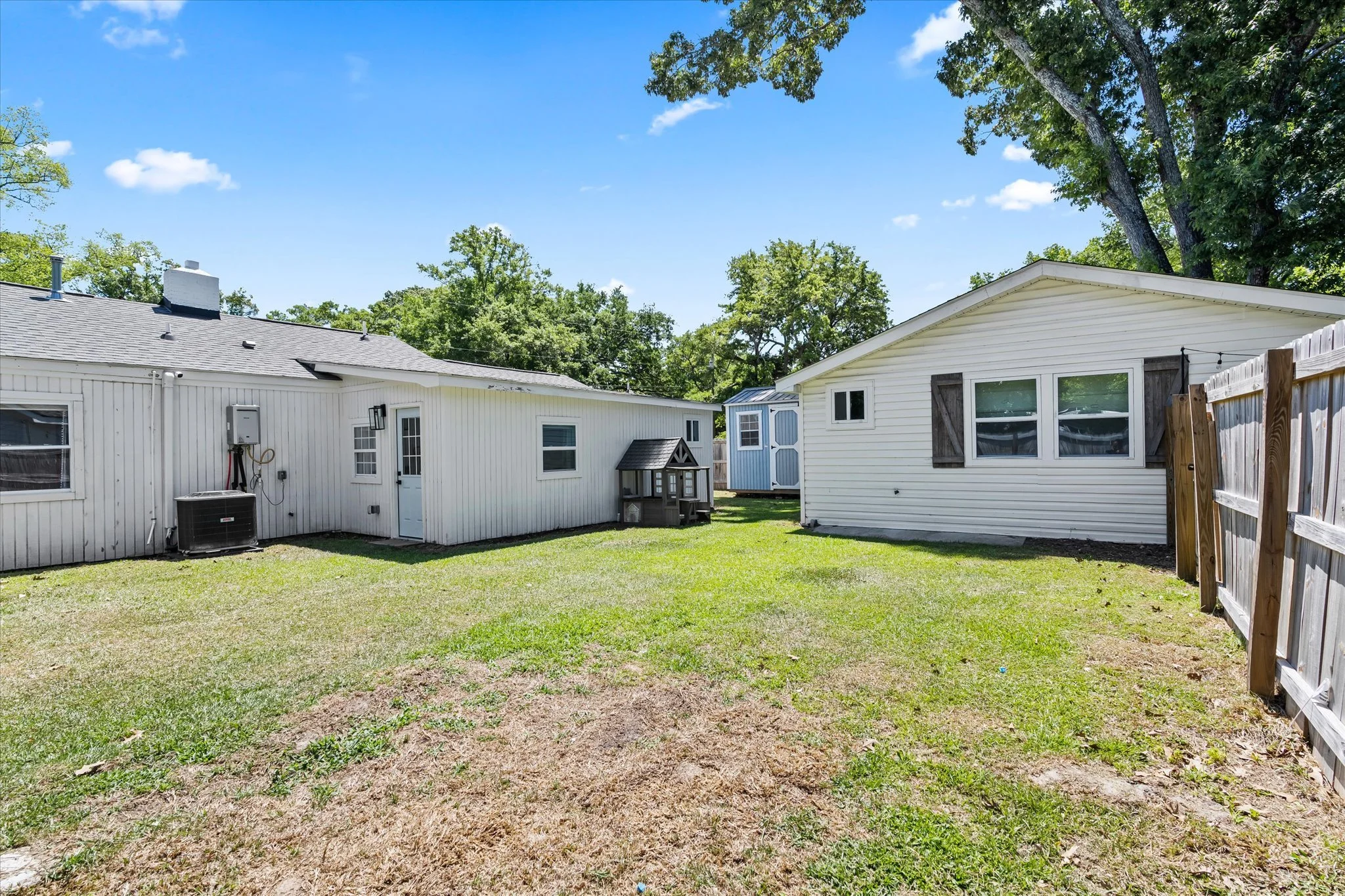 23-Backyard.jpg