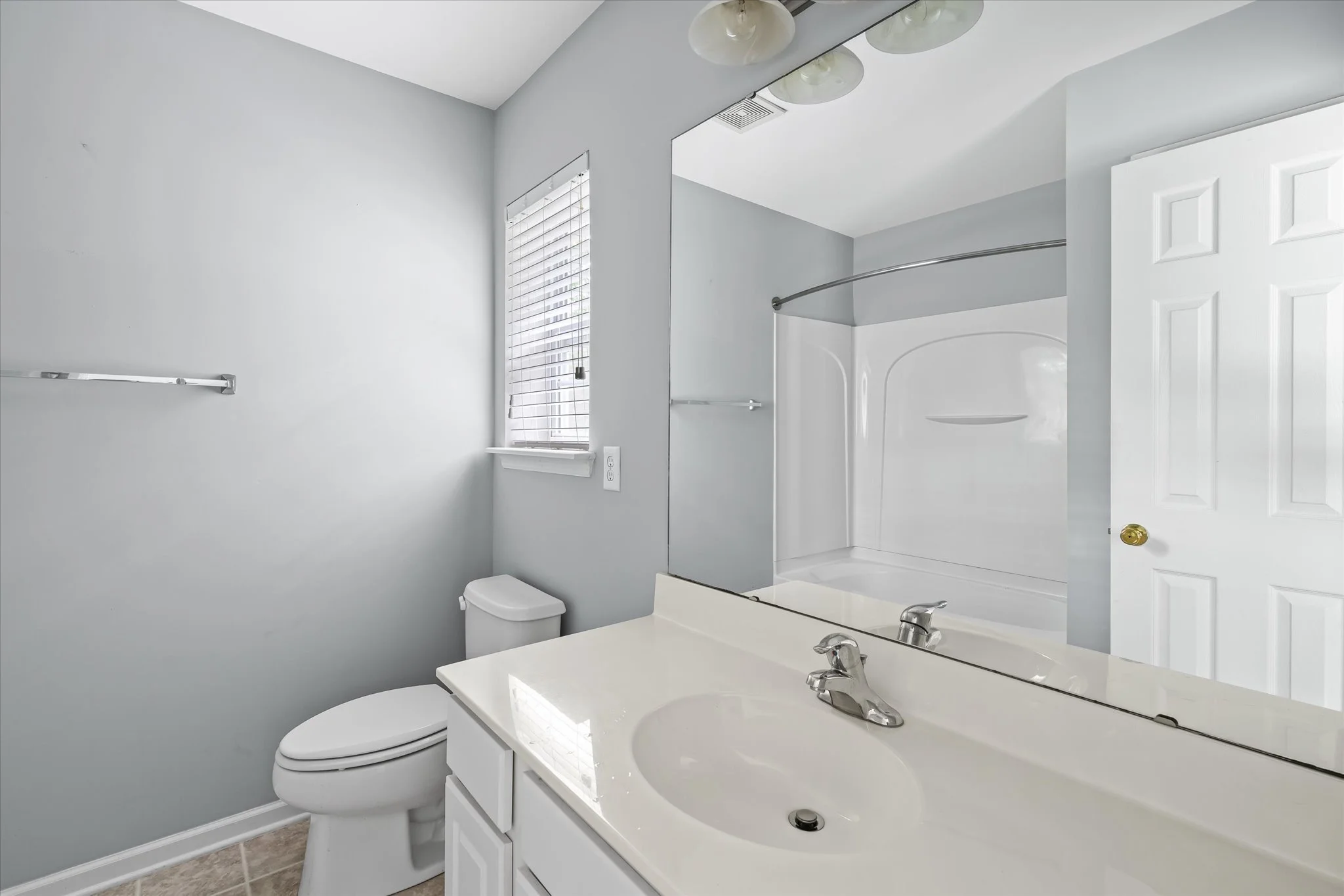 09-Bathroom 2.jpg