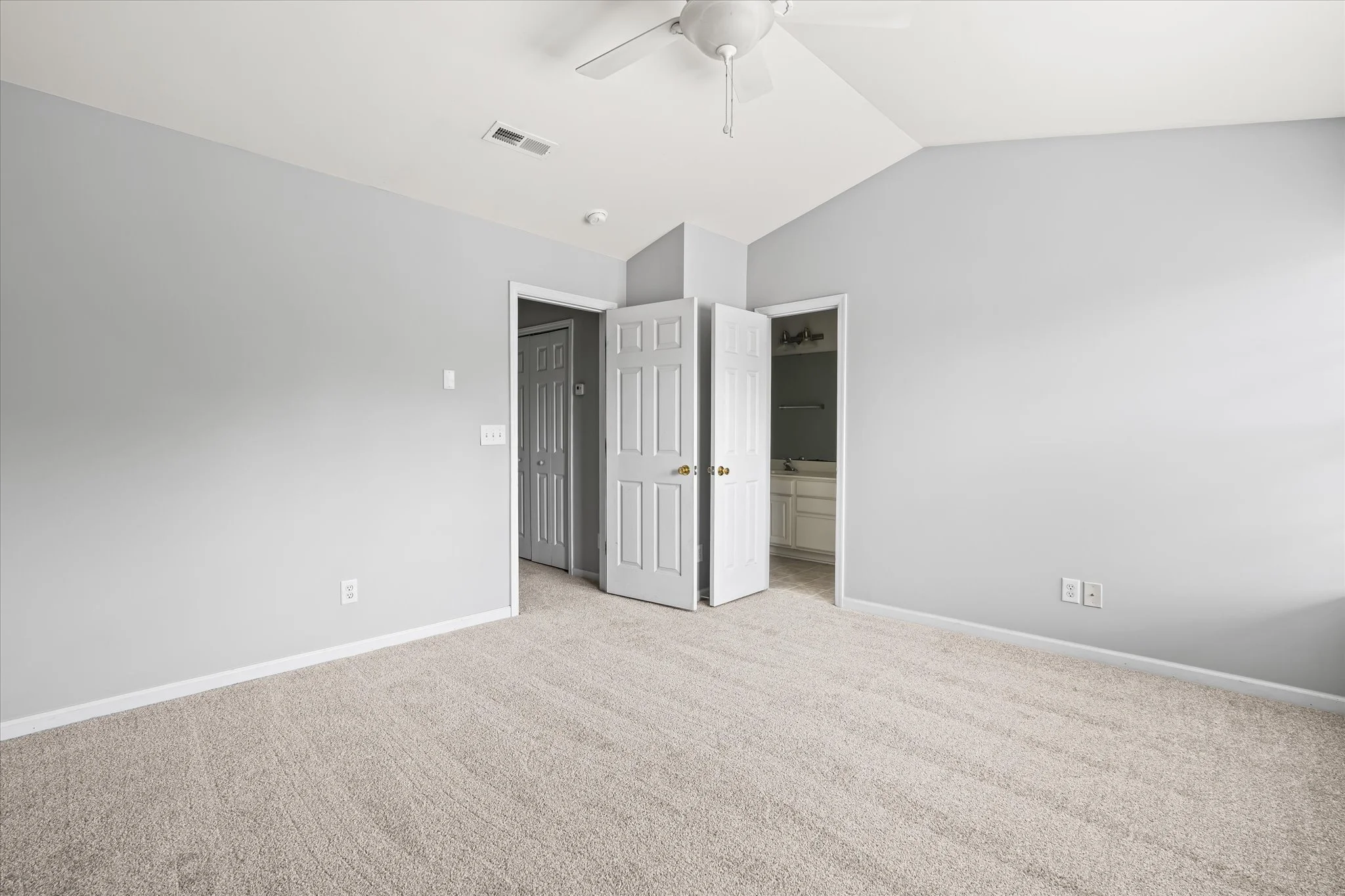 11-Master Bedroom.jpg