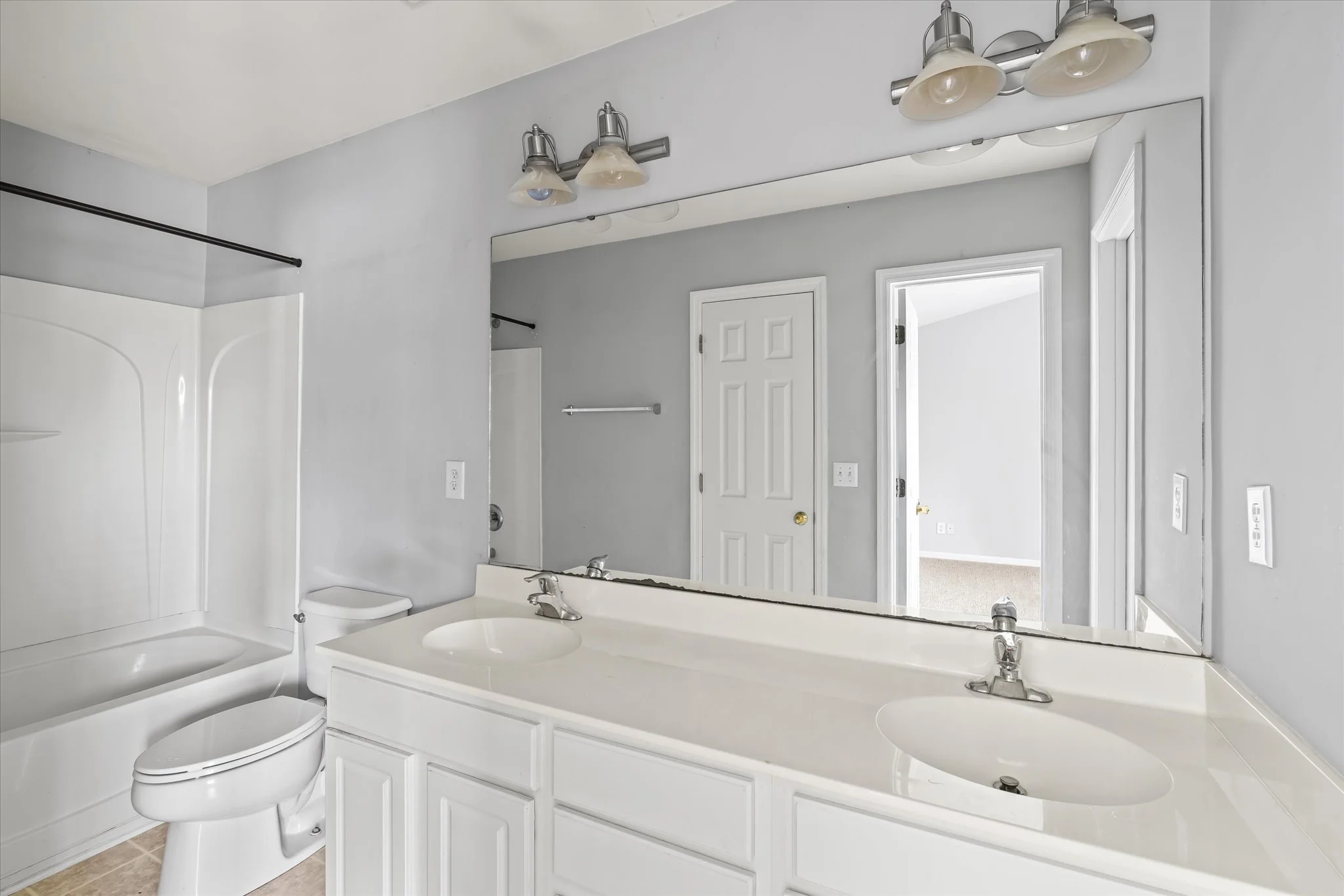 12-Master Bathroom.jpg