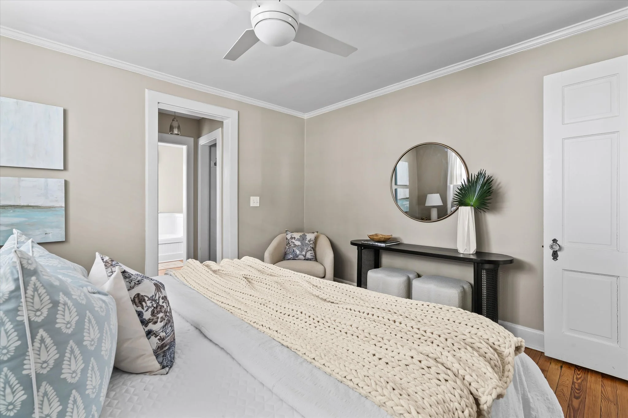 08-Master Bedroom.jpg