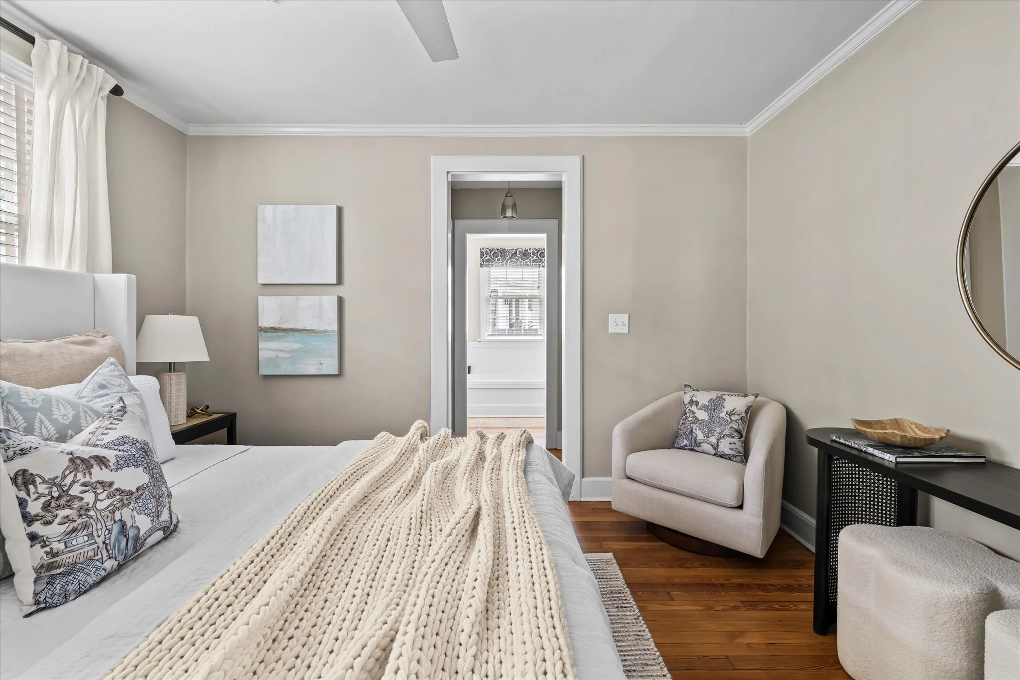 09-Master Bedroom.jpg