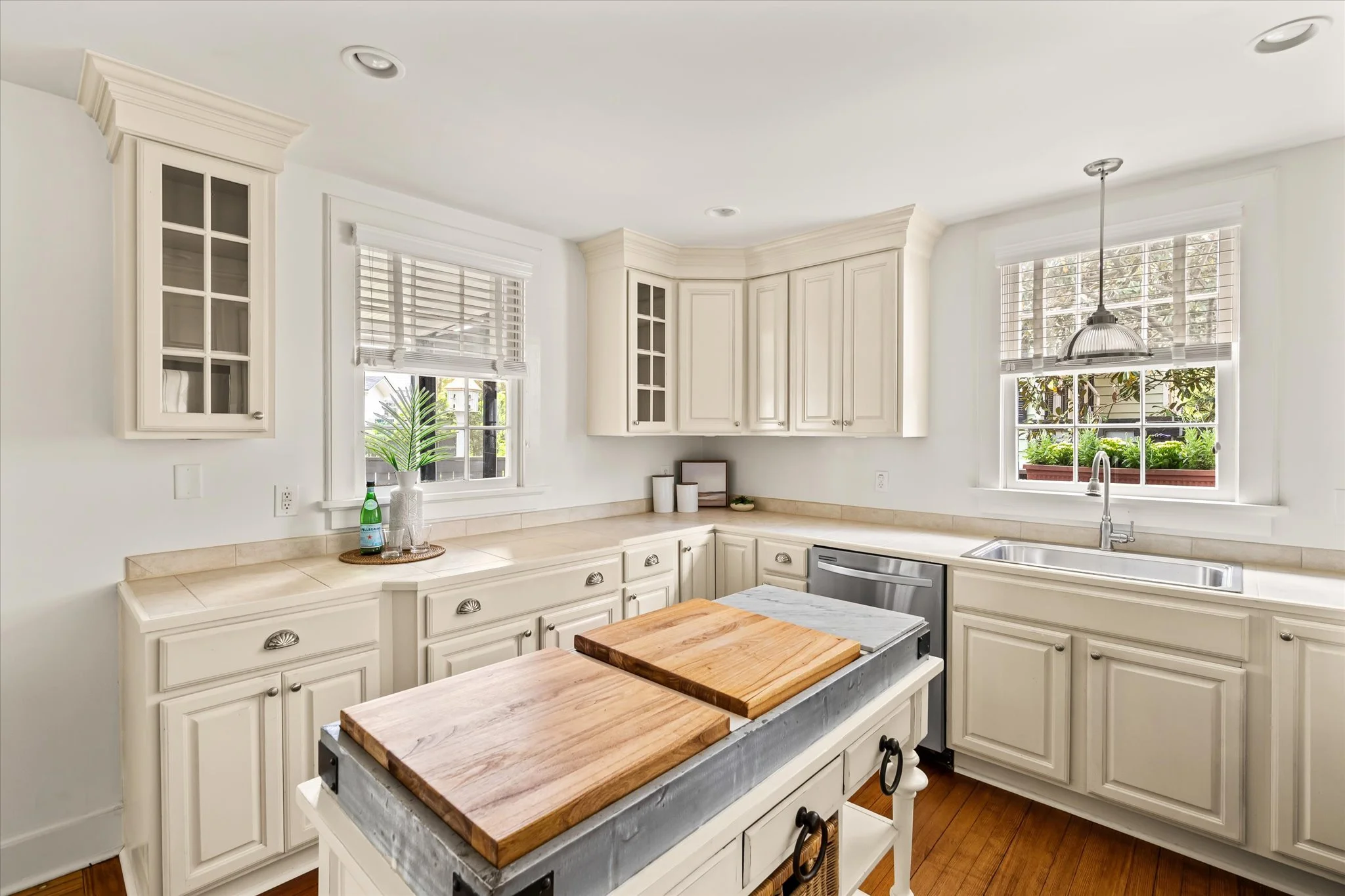 16-Kitchen.jpg