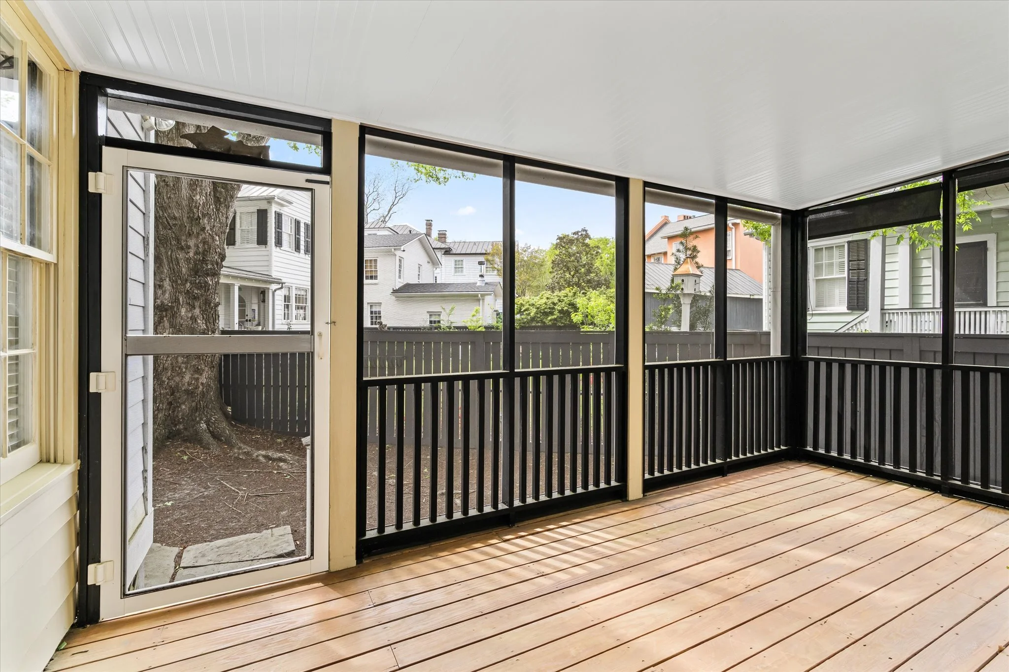 17-Back Patio.jpg