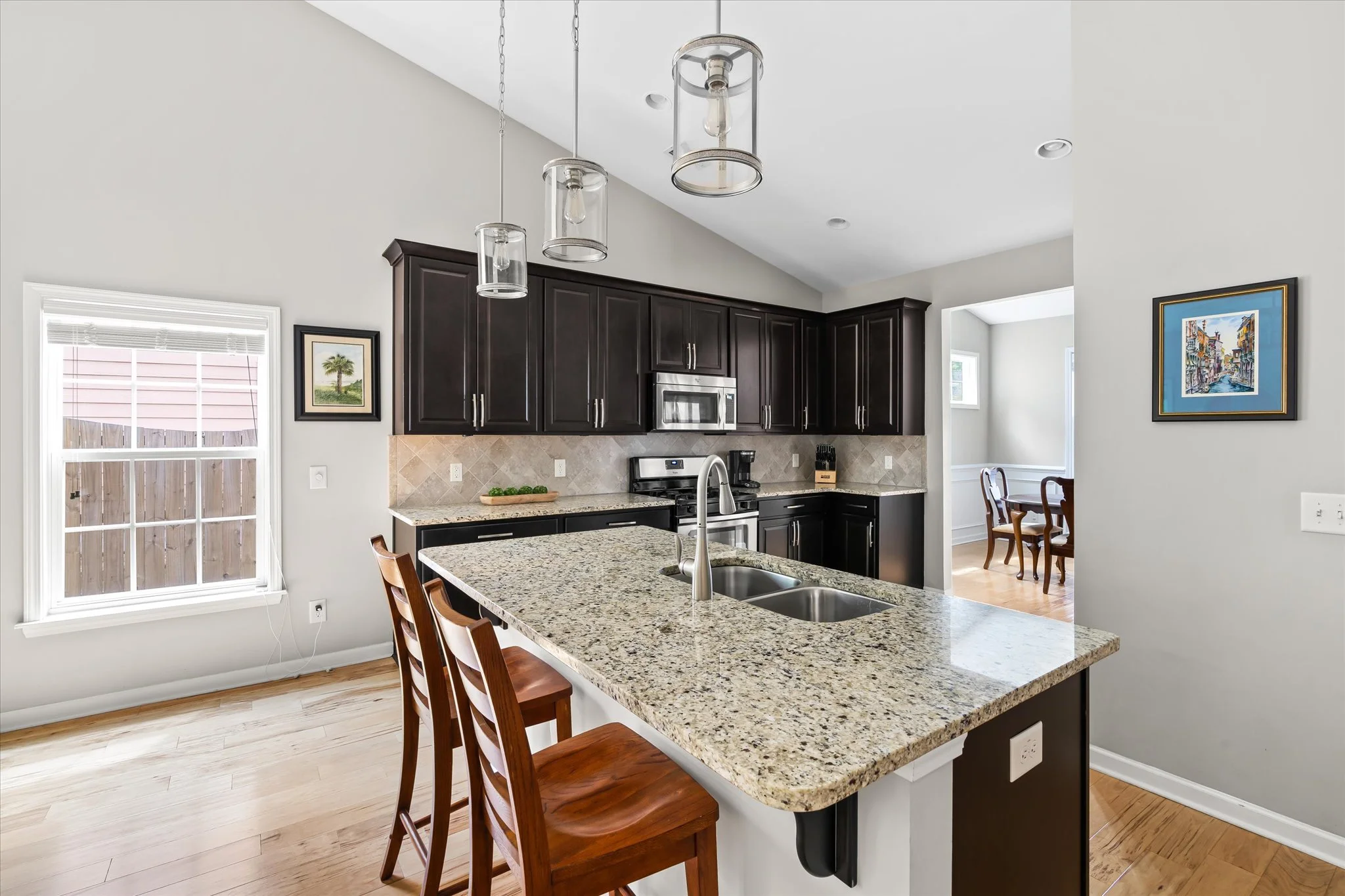 5 Kitchen.jpg