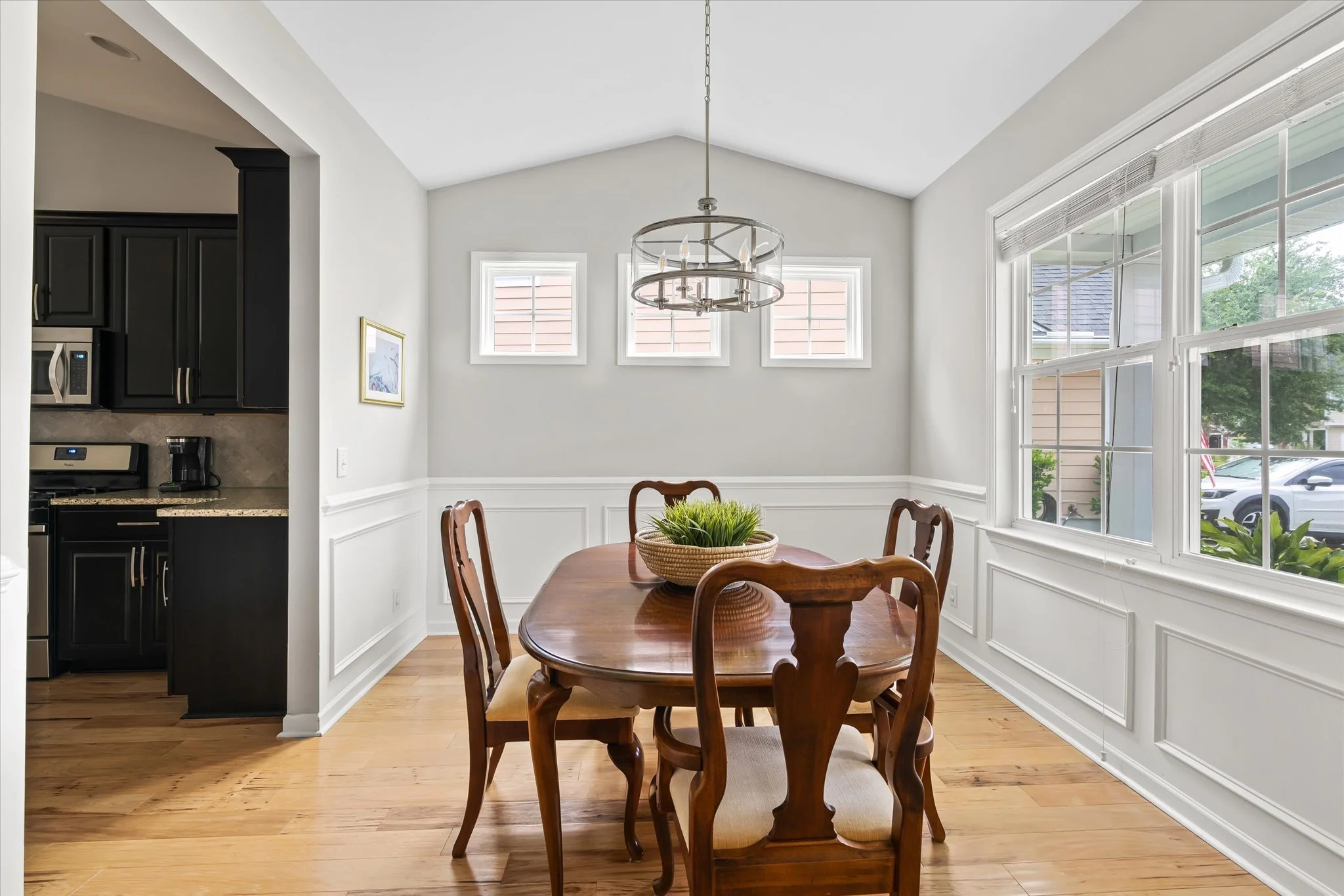 8 Dining Room.jpg