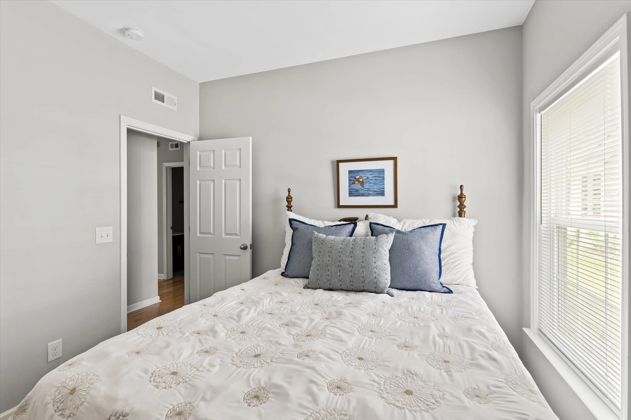 13 Guest Bedroom.jpg