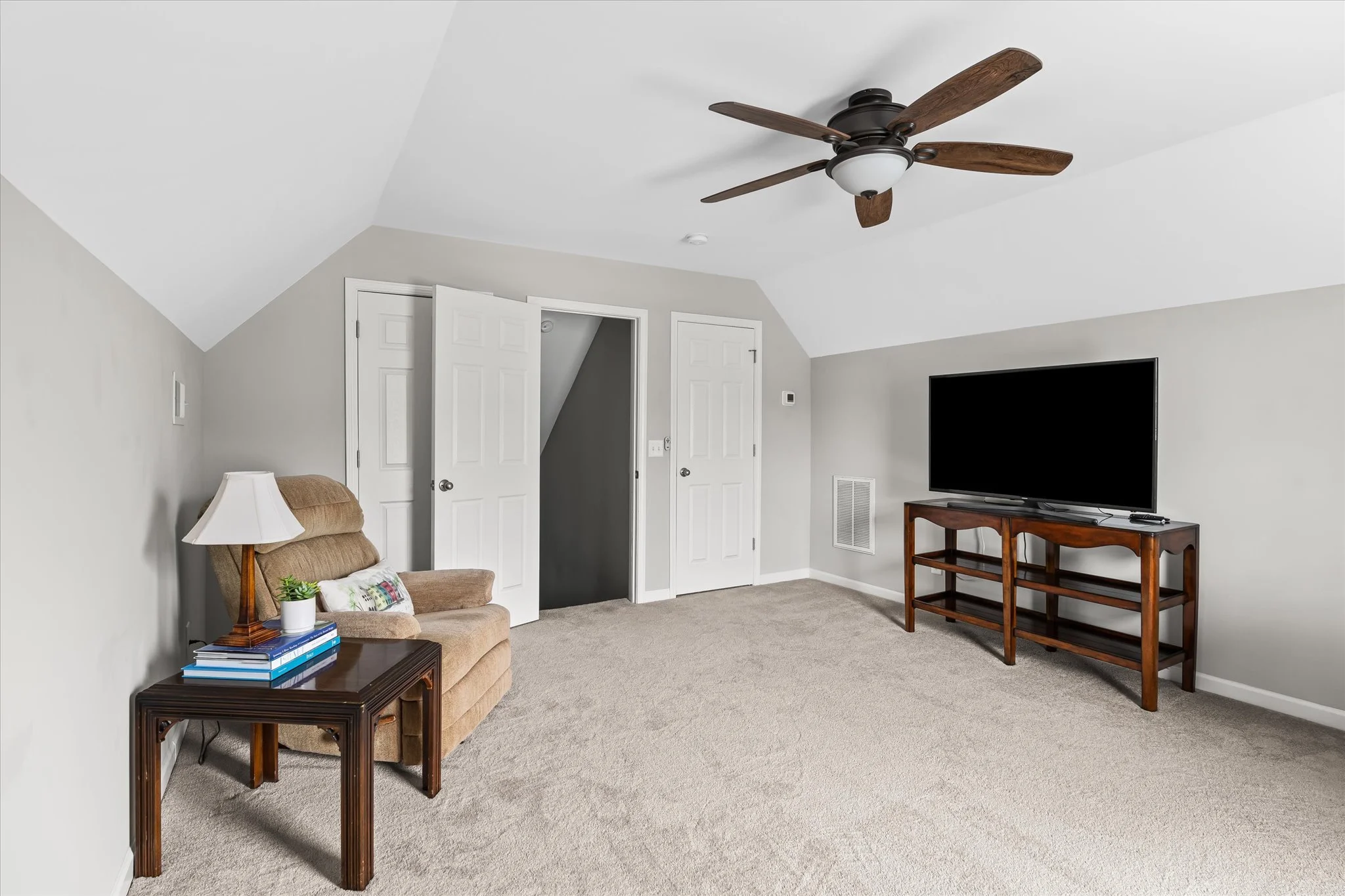 17 Bonus Room.jpg