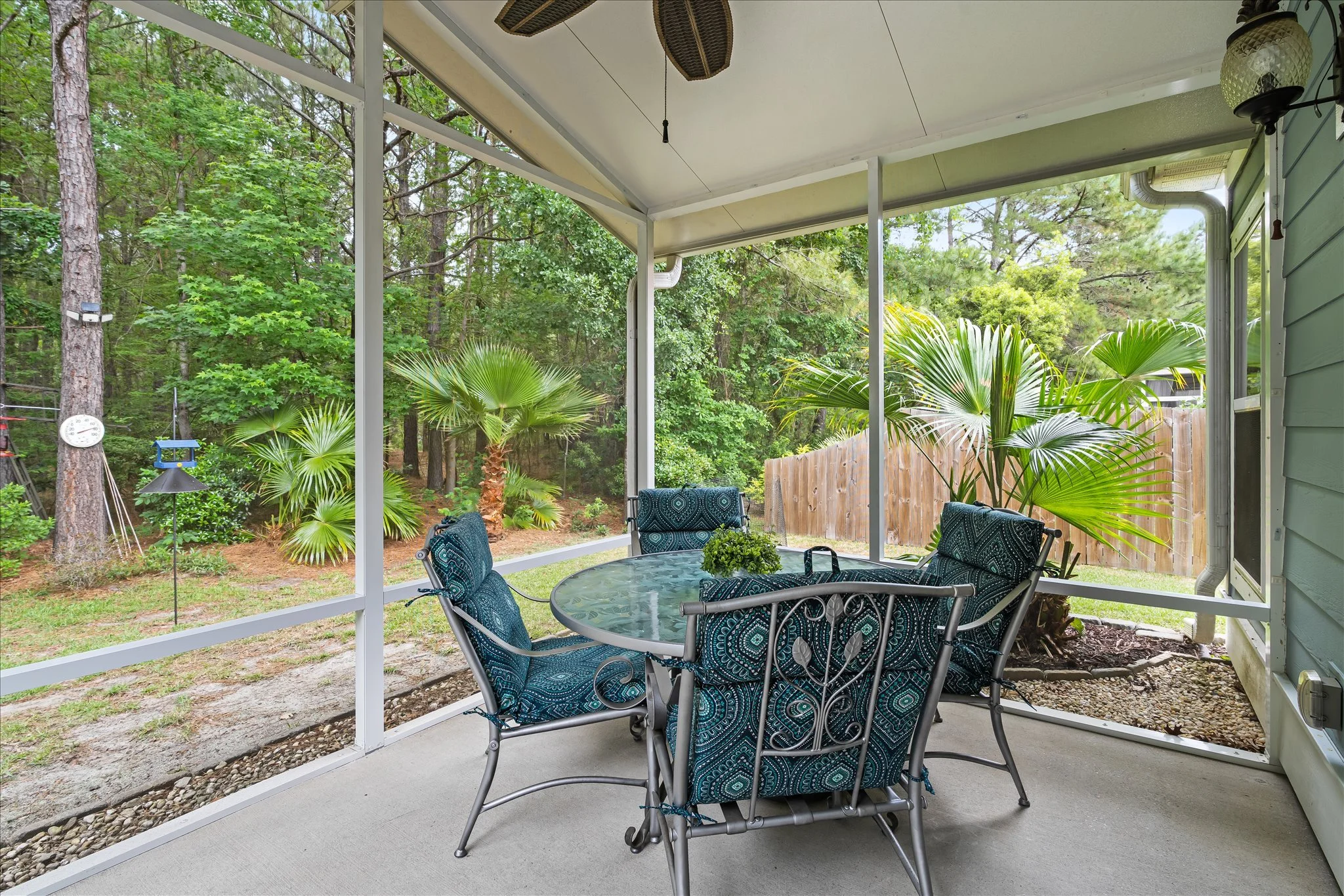 18 Screened Porch.jpg