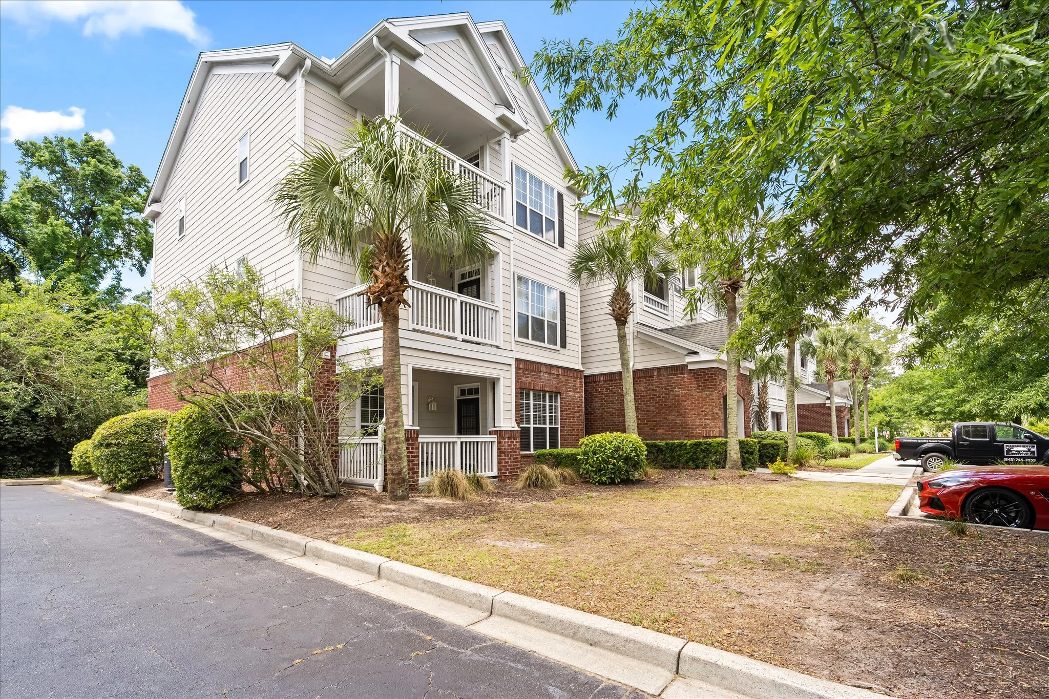 4 Exterior.jpg