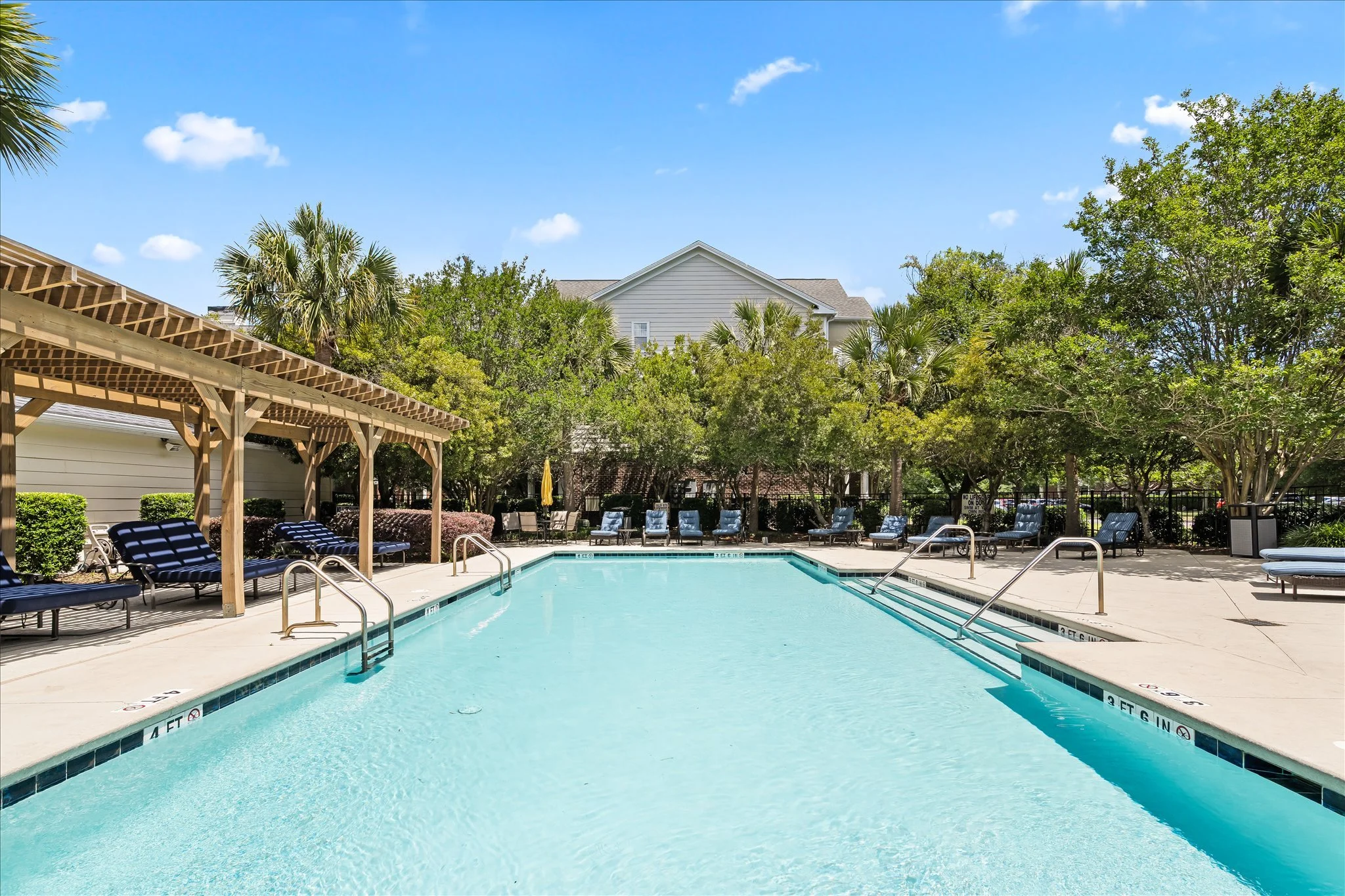 14-Community Pool.jpg