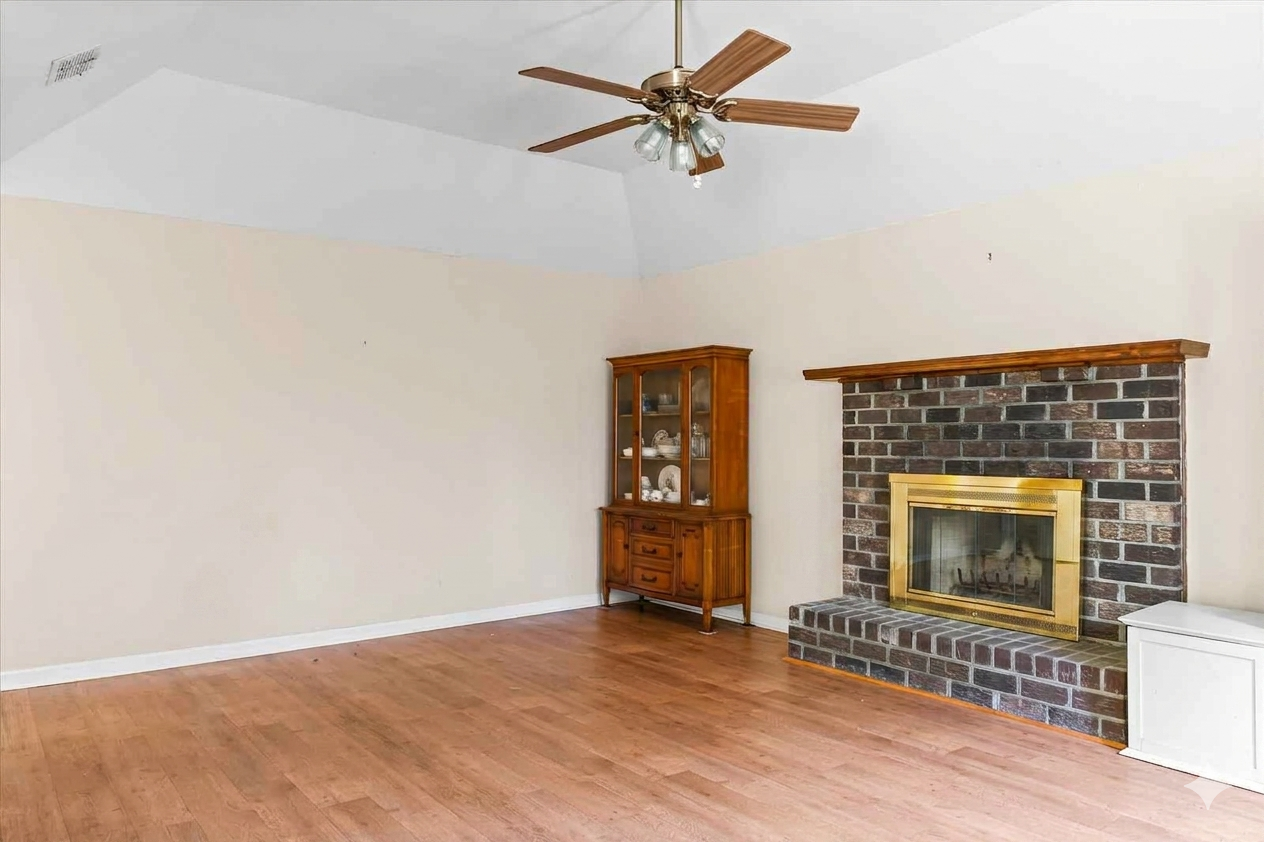 2 - Living Room no lamps.png