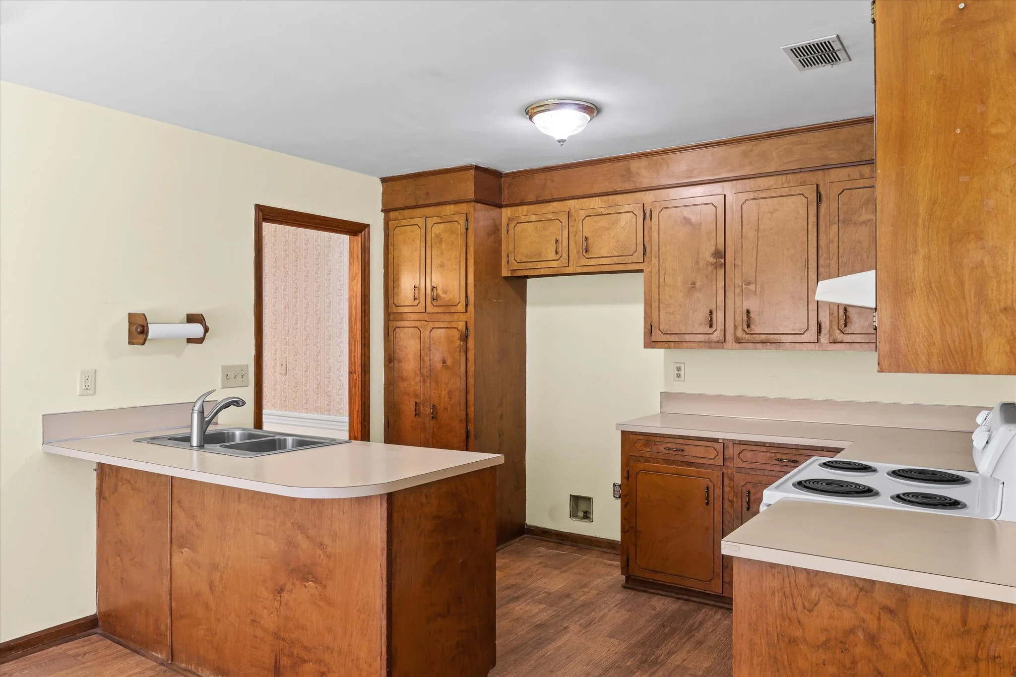 6-Kitchen full view.jpg