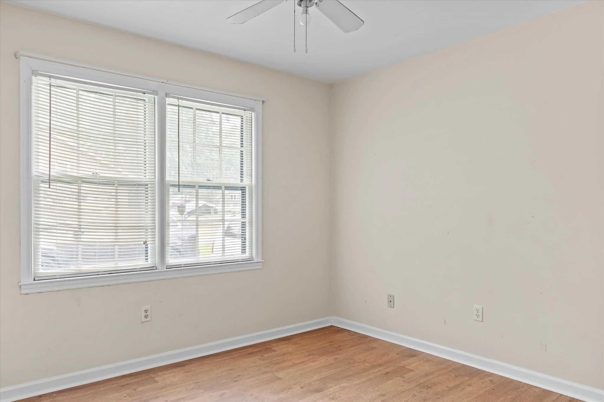 13-SmallBedroom 3.jpg