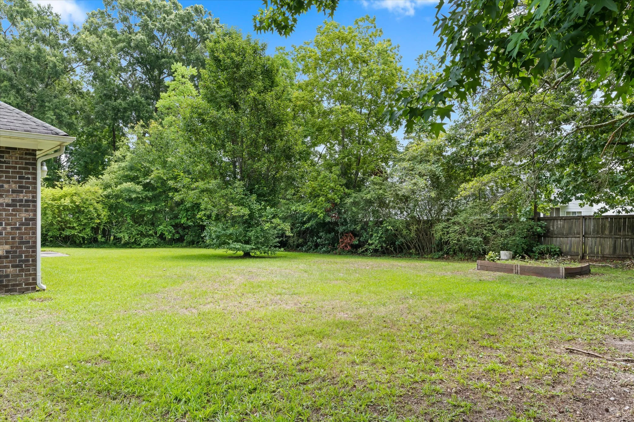 22-Backyard.jpg