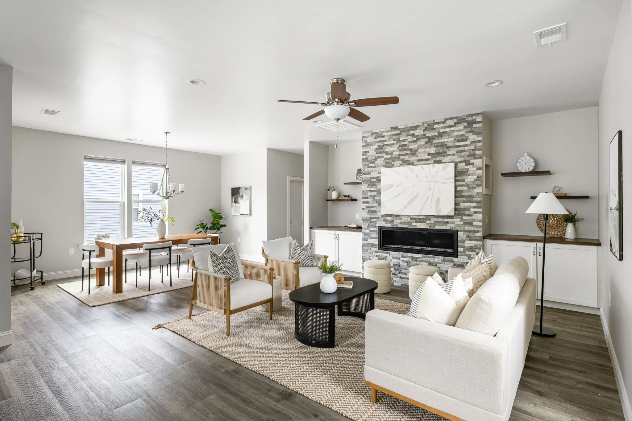4-Dining+Living Rm.jpg