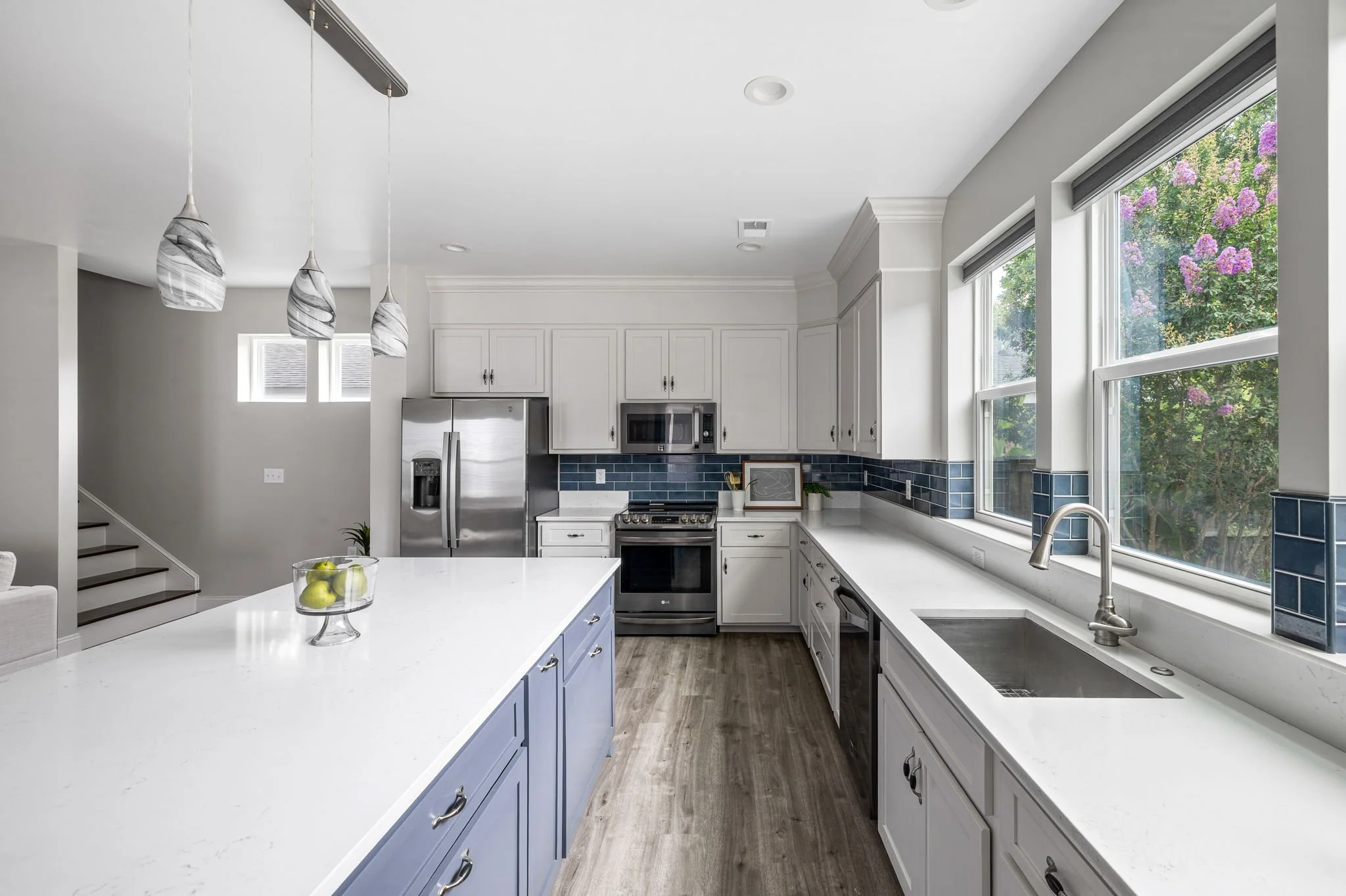 10-Kitchen window&sink.jpg