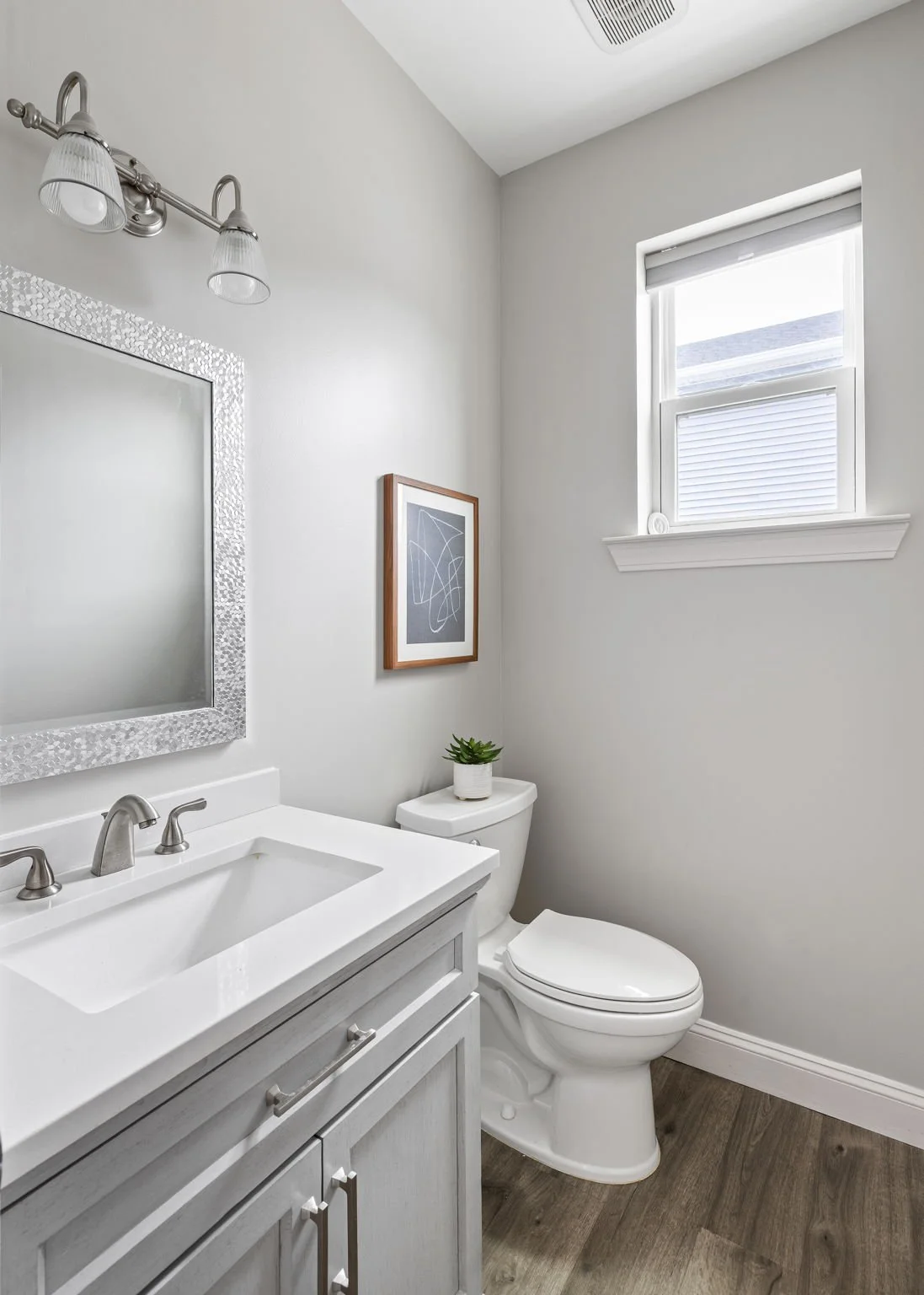 11-HalfBath.jpg