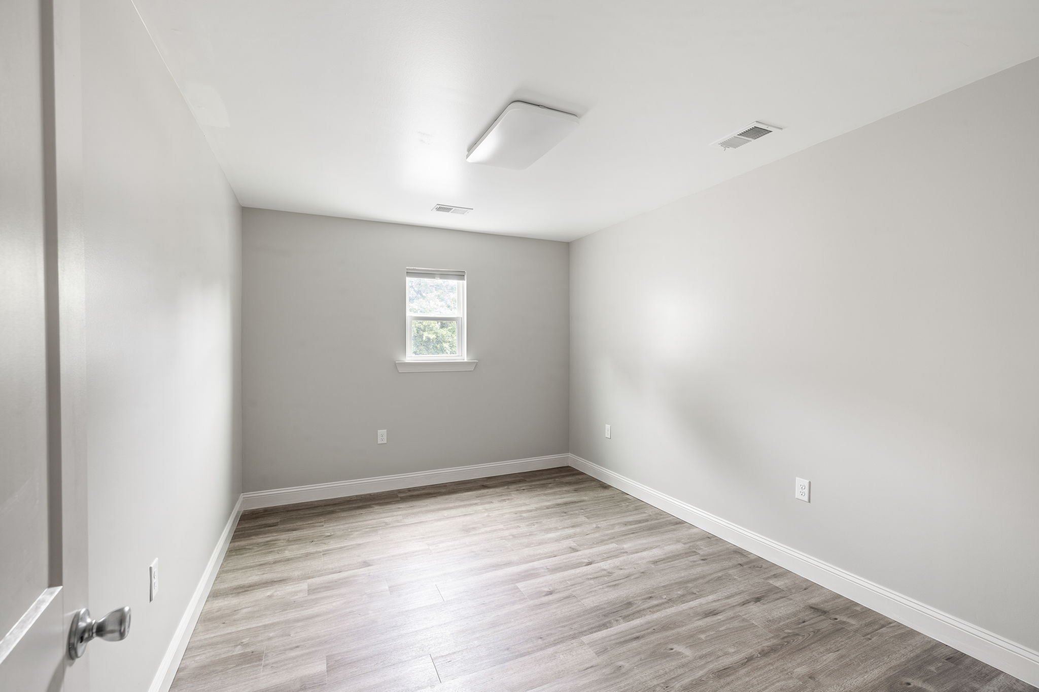 21-Bonus bedroom.jpg