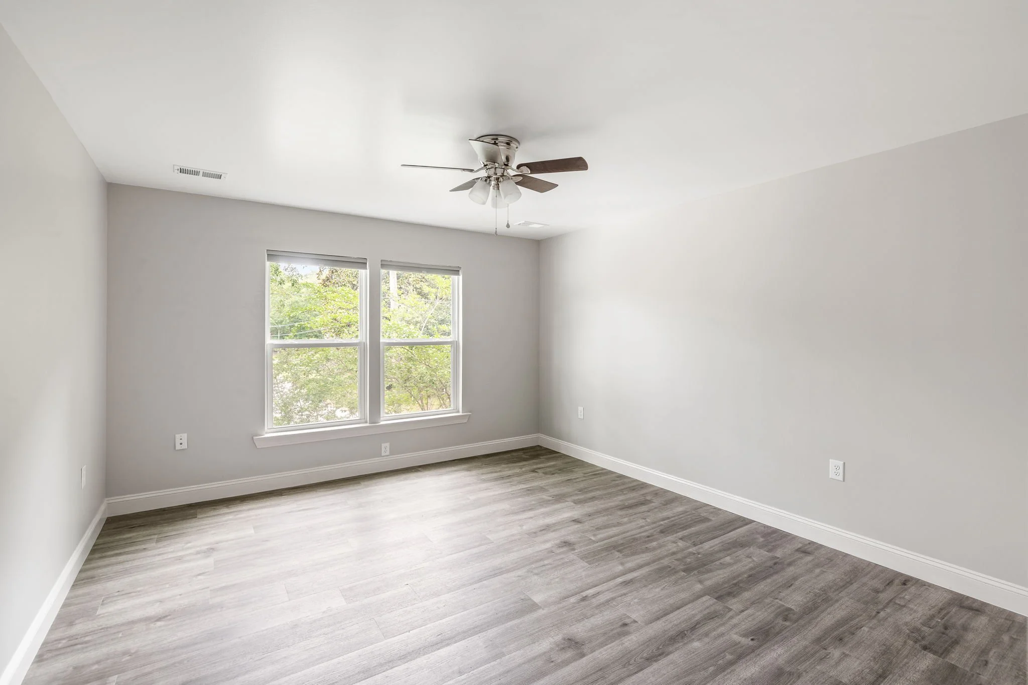 25-Bedroom4.jpg