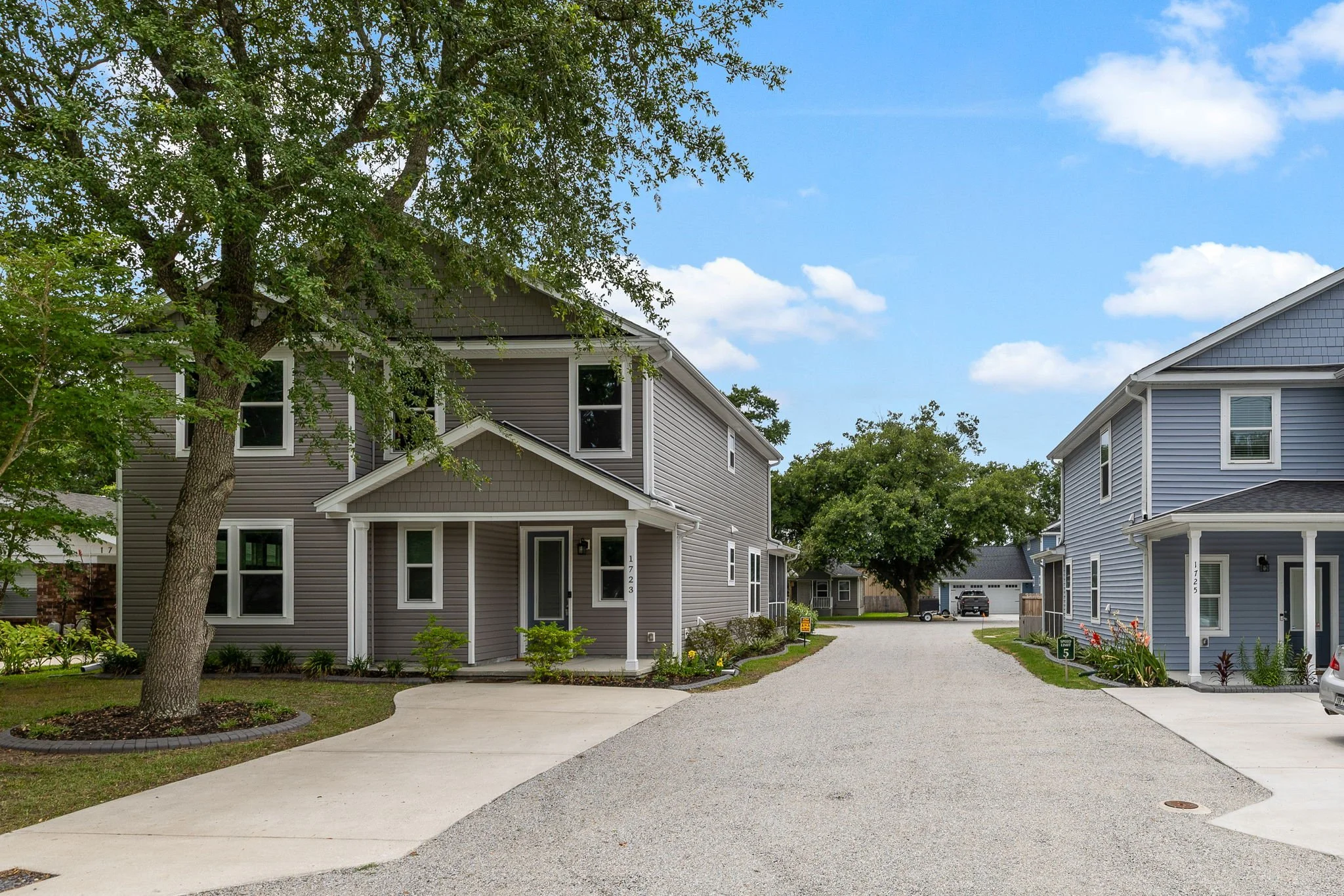 32-shared driveway.jpg