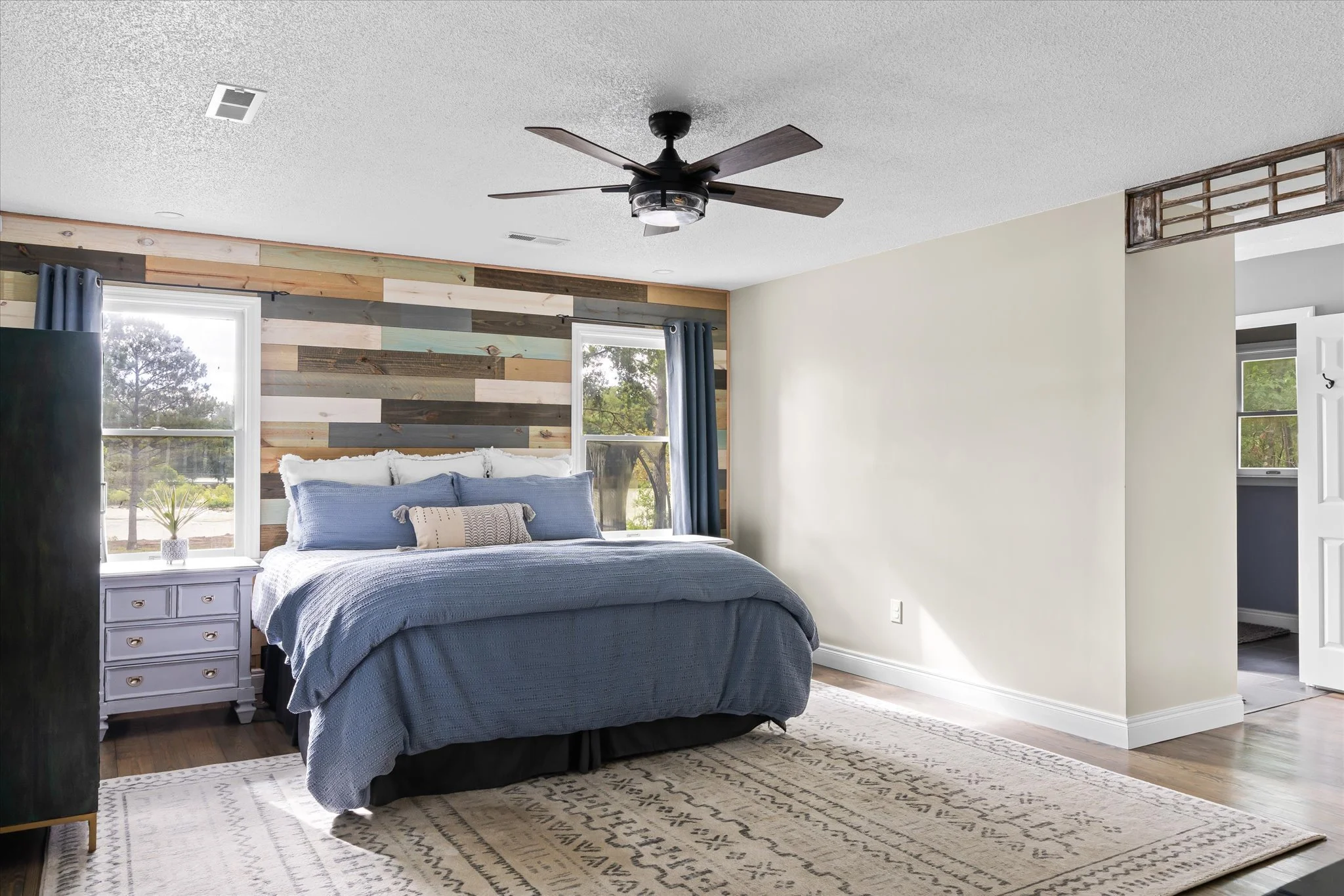 18-Master Bedroom.jpg