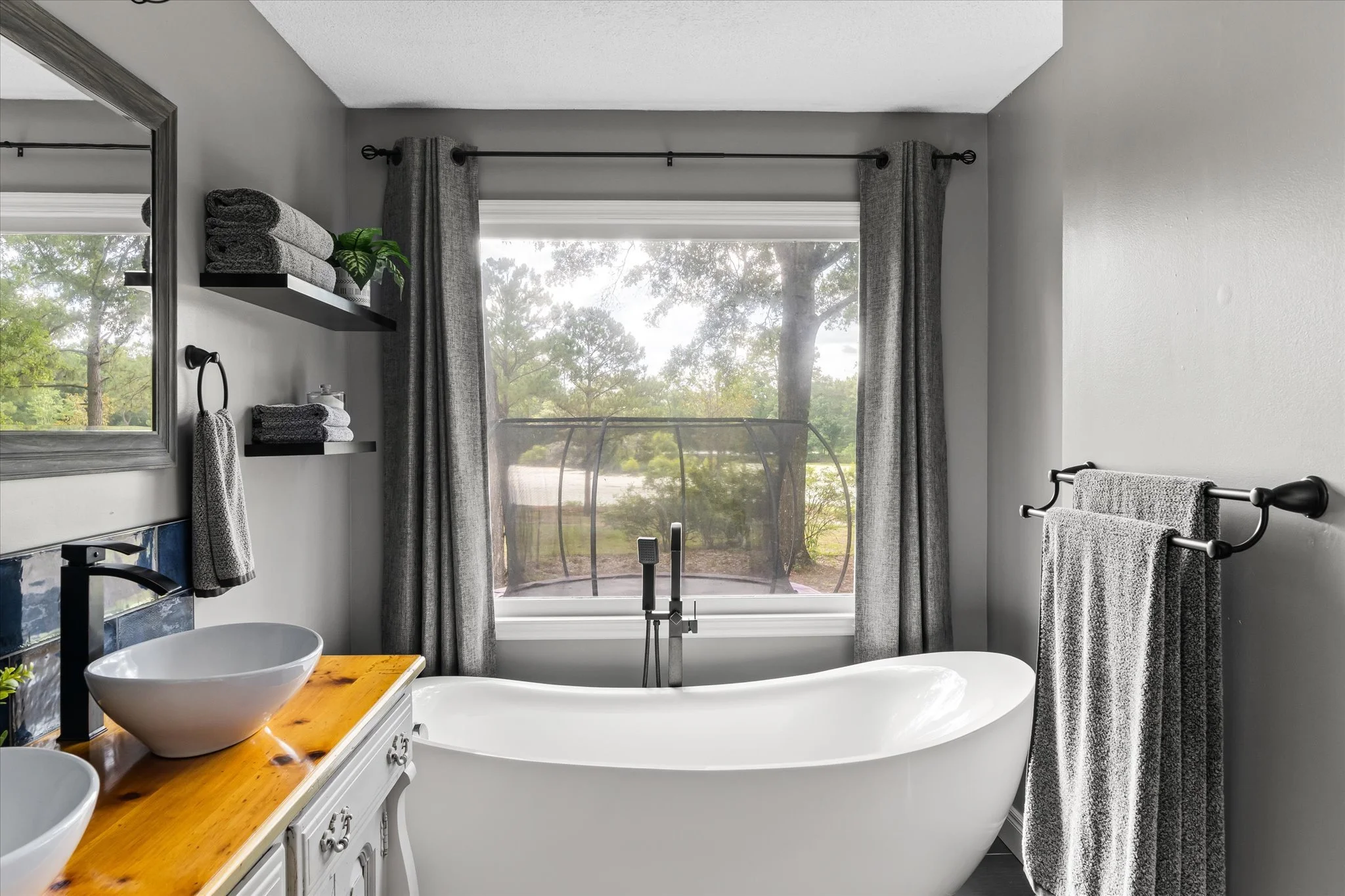 21-Master Bath.jpg