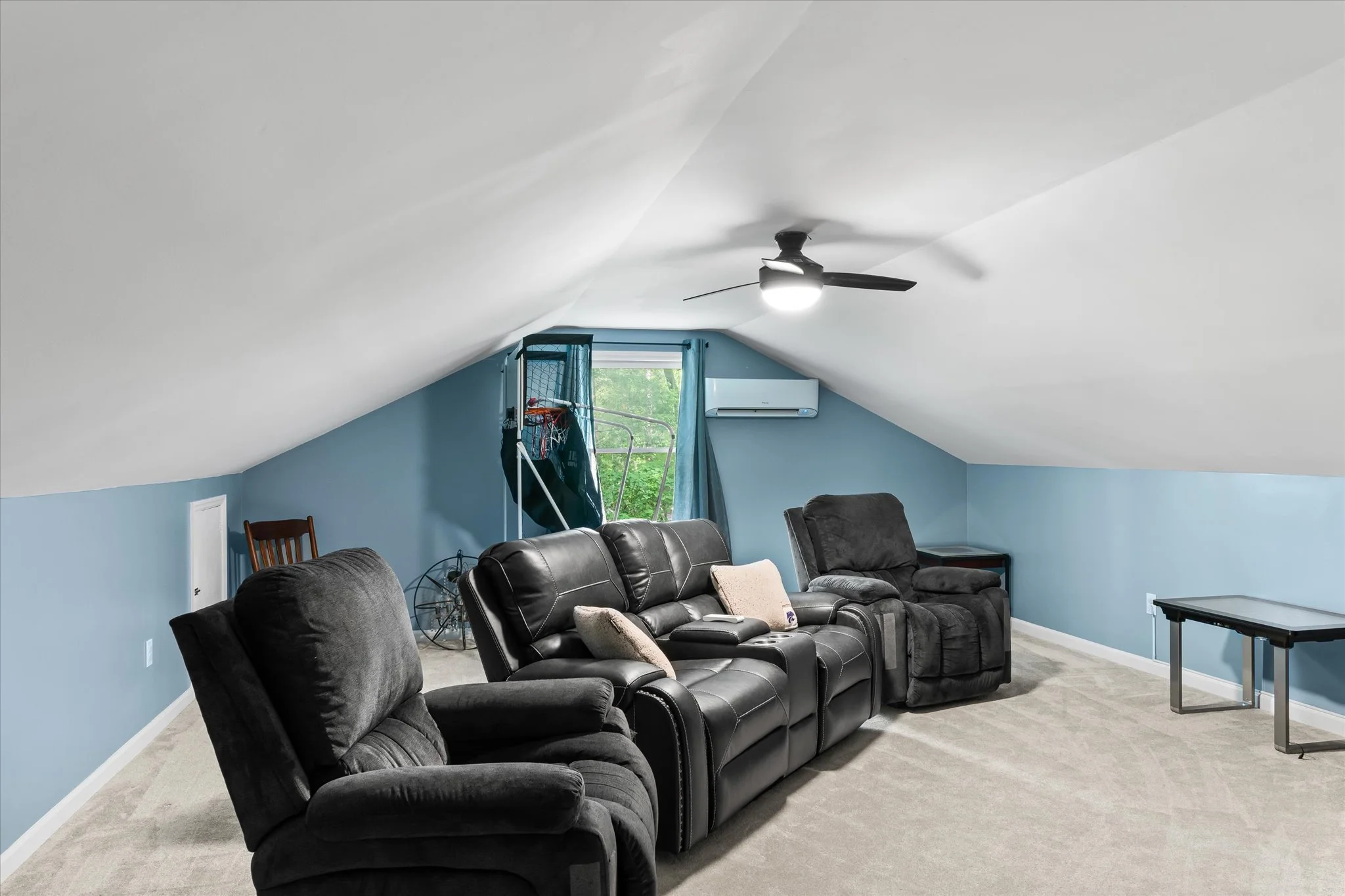 29-Bonus Room.jpg