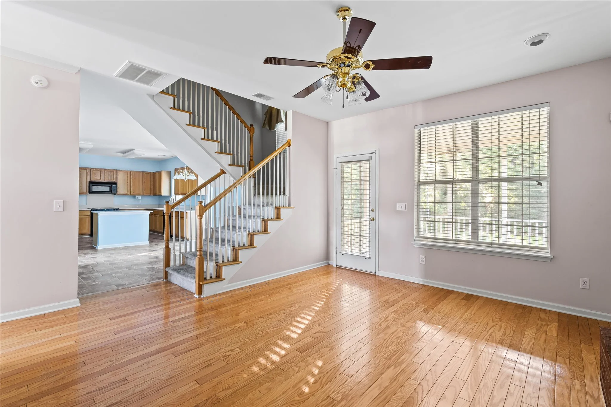 08-Living Room.jpg