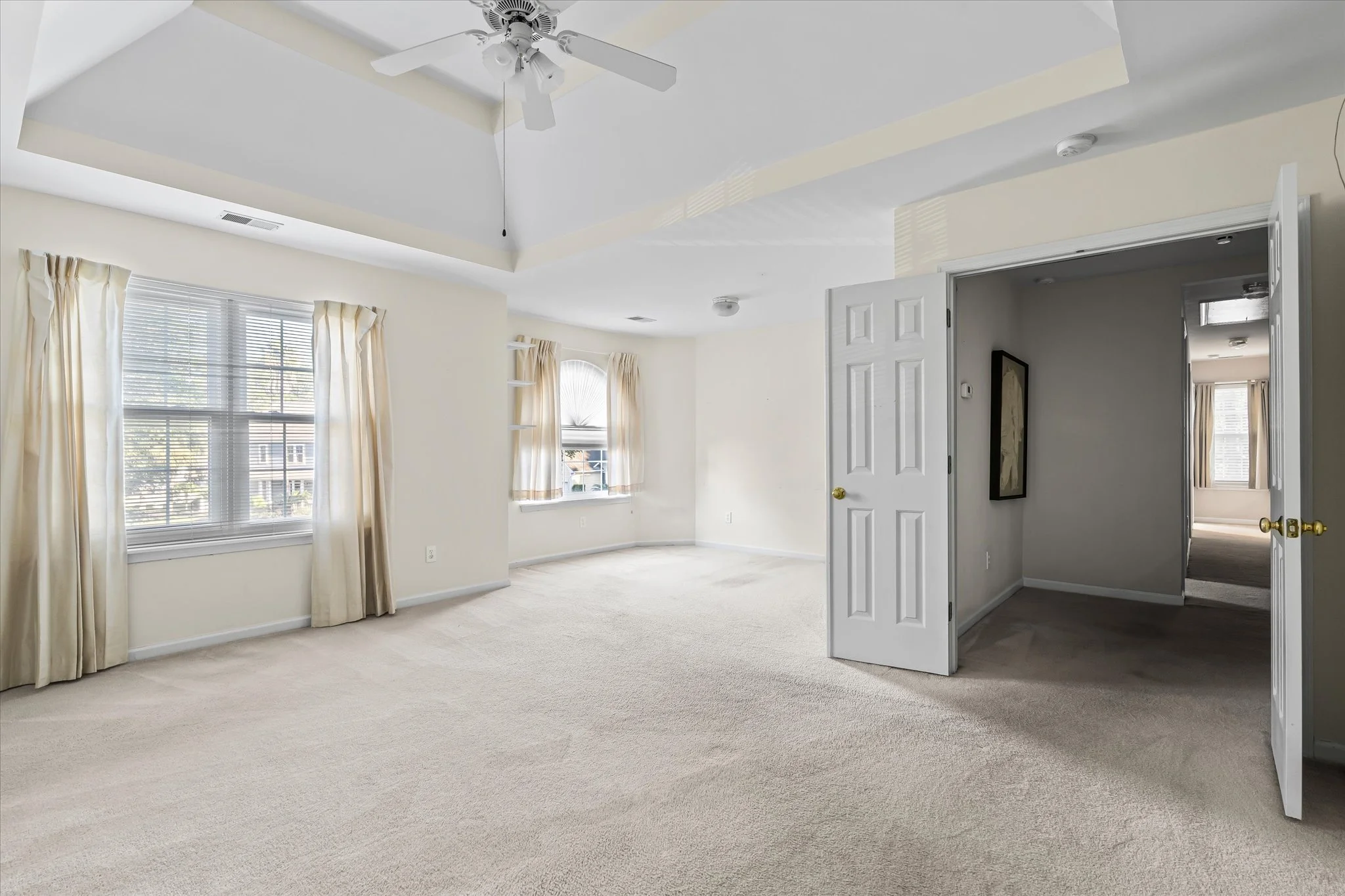 13-Master Bedroom.jpg