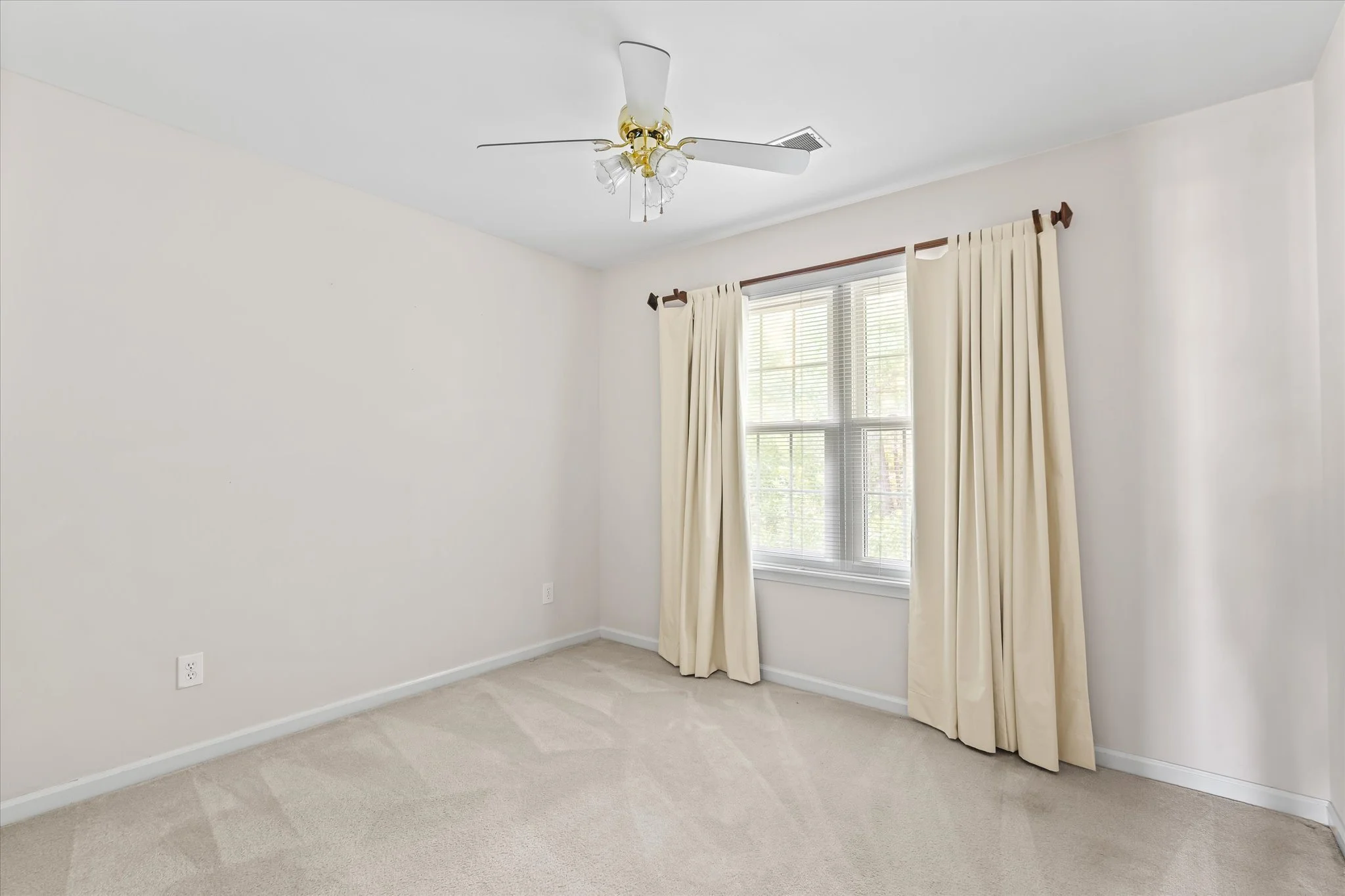 16-Bedroom 2.jpg