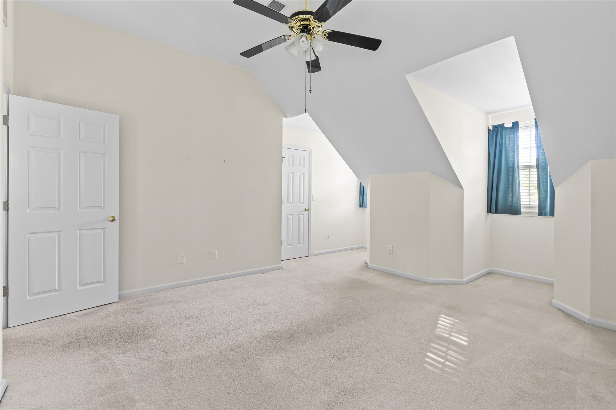 22-Bedroom 4.jpg