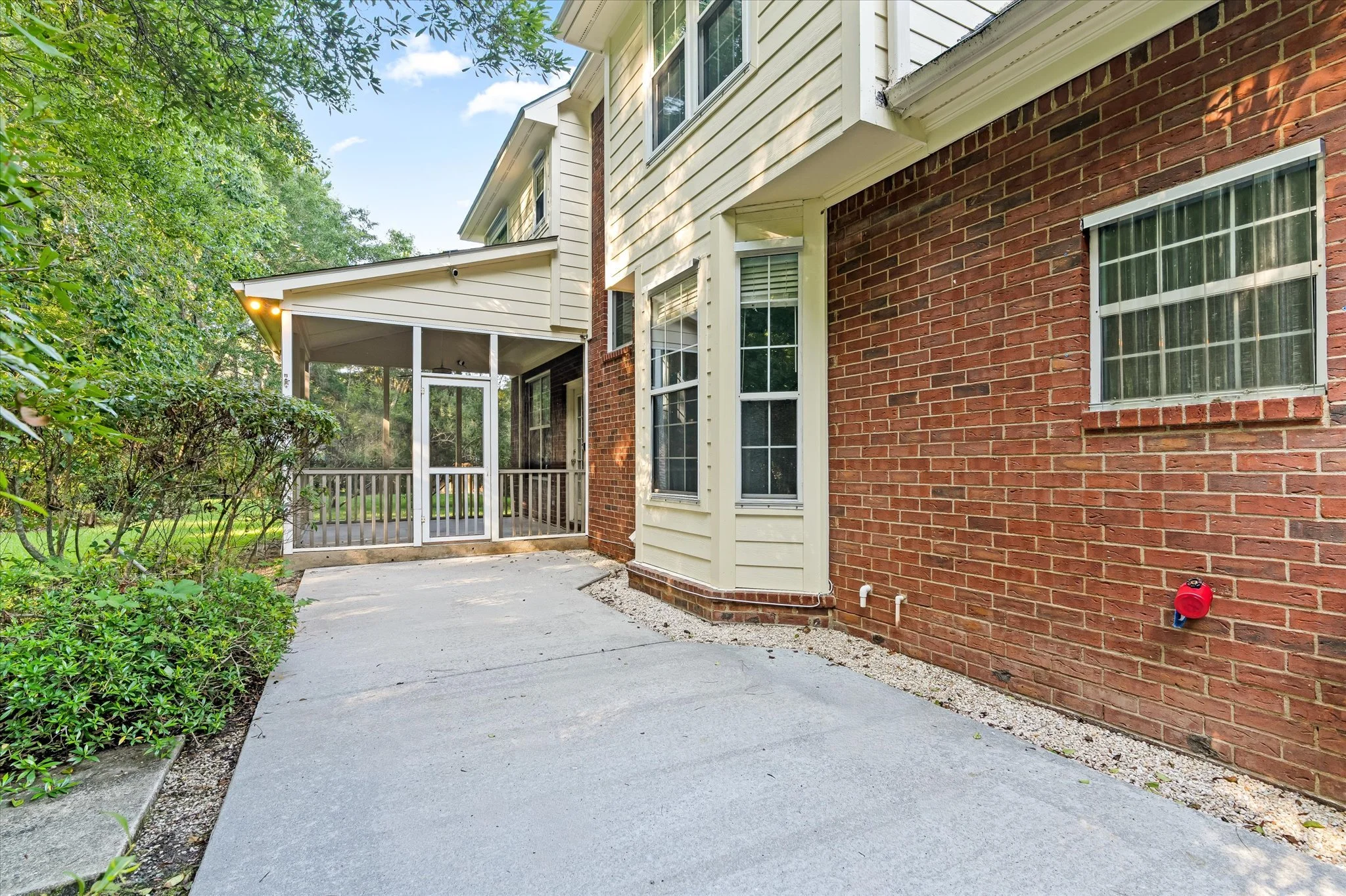 24-Back Patio.jpg