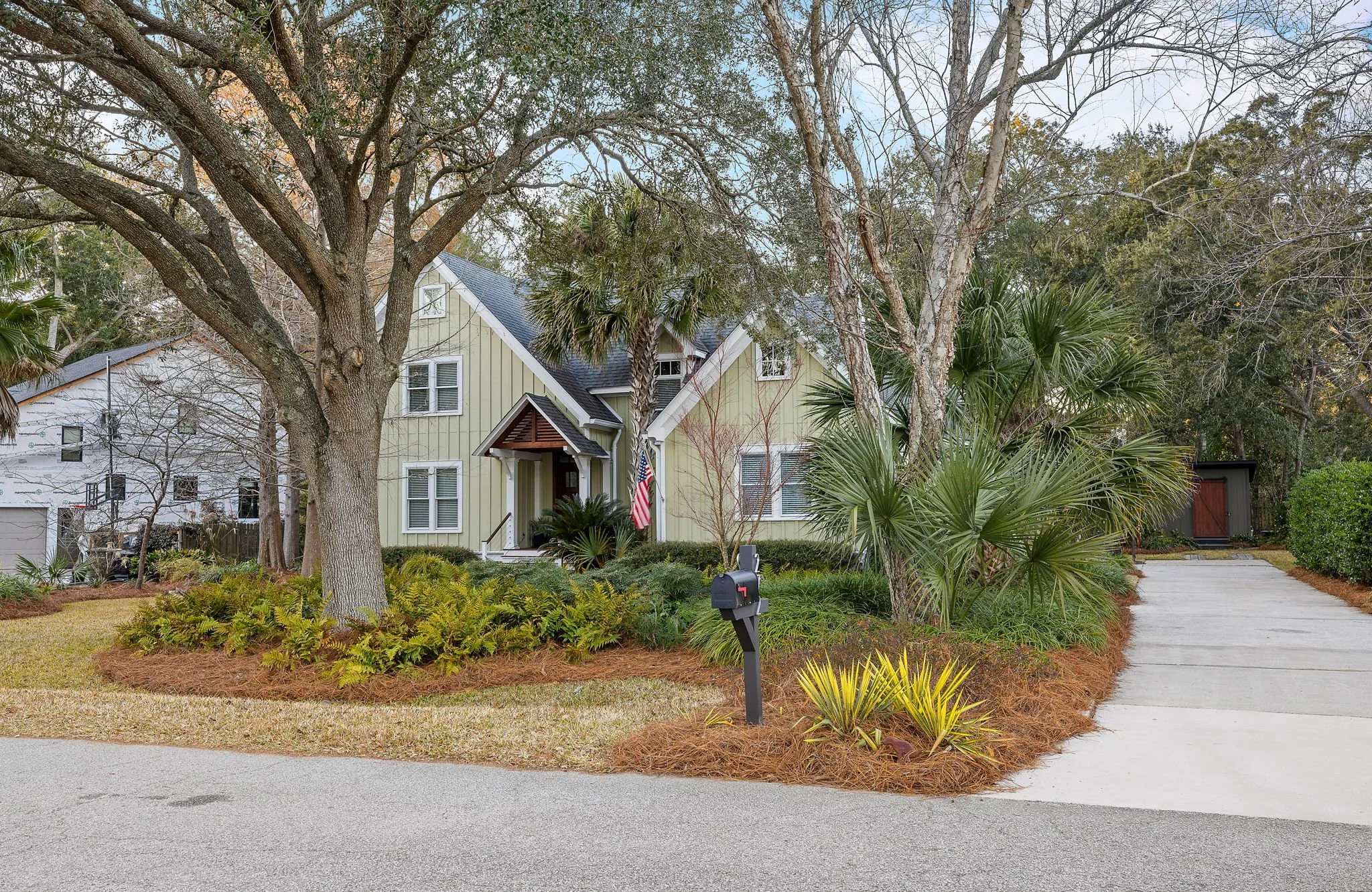 2-web-or-mls-272 Bampfield Dr-34.jpg