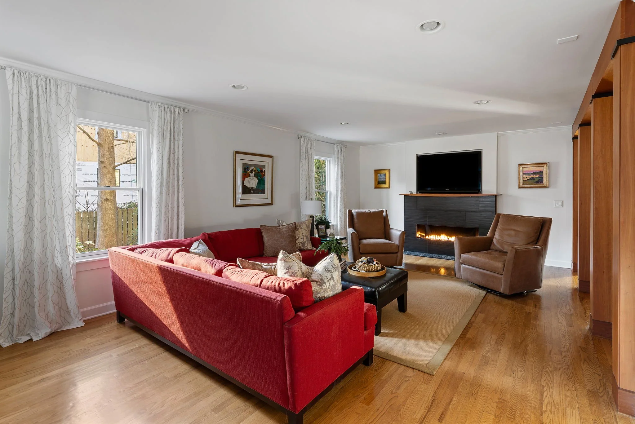7-web-or-mls-272 Bampfield Dr-1.jpg