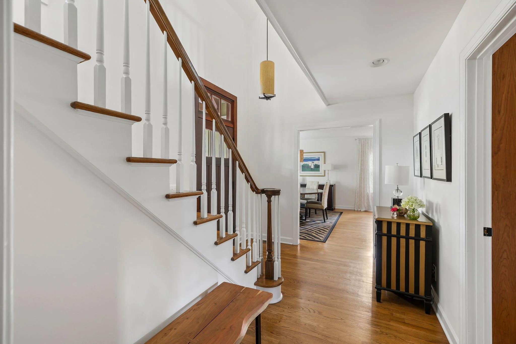 18-web-or-mls-272 Bampfield Dr-15.jpg