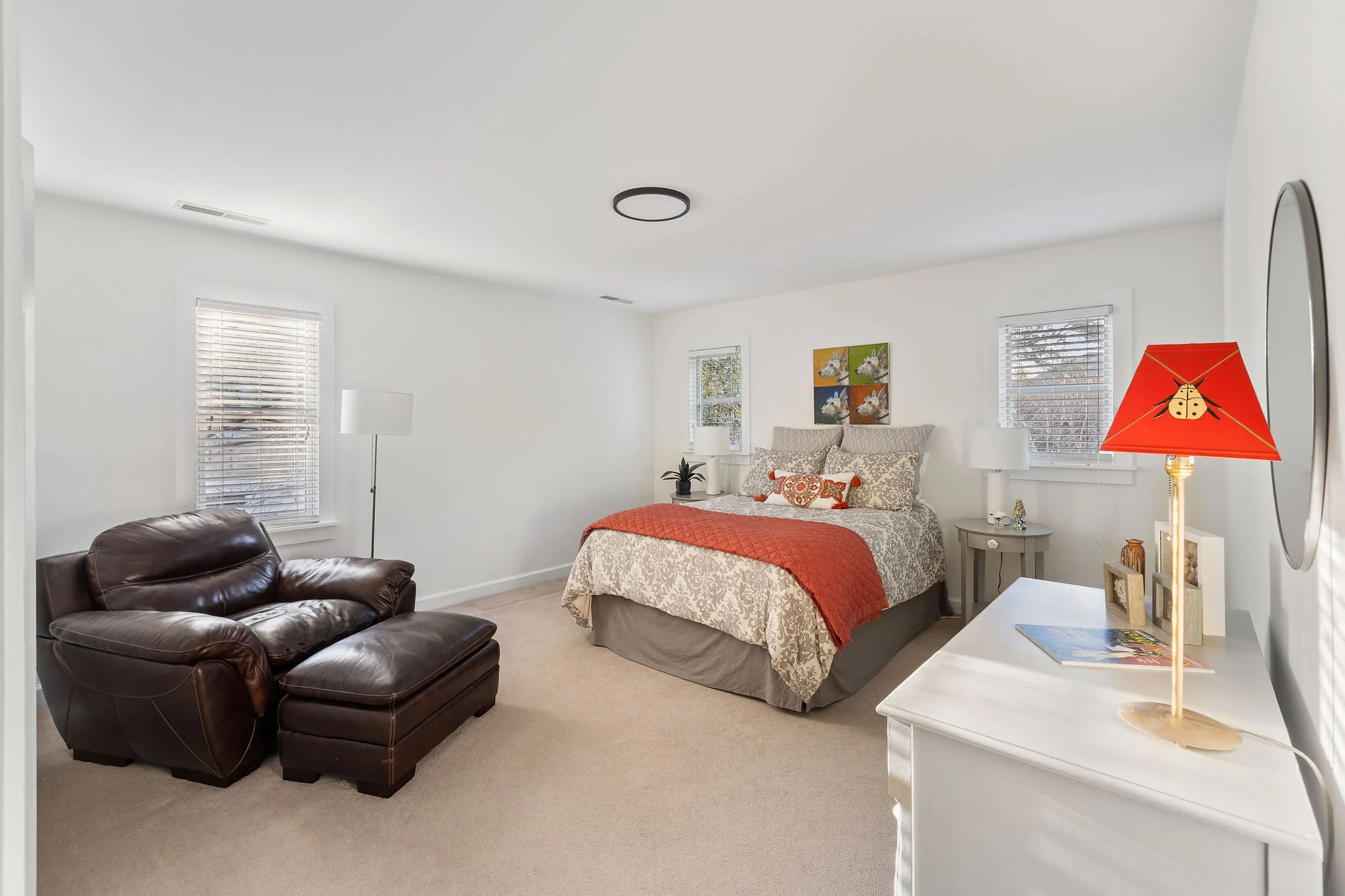 21-web-or-mls-272 Bampfield Dr-18.jpg