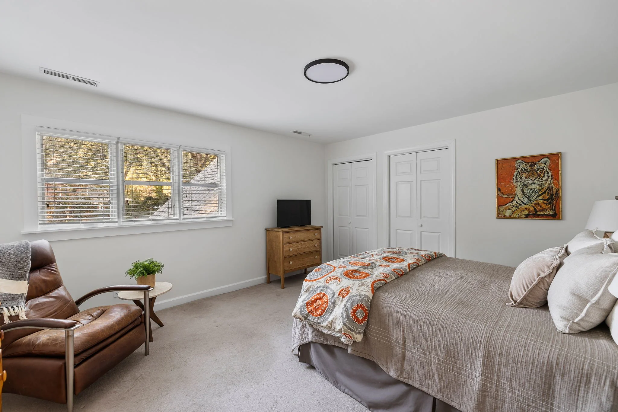 23-web-or-mls-272 Bampfield Dr-20.jpg