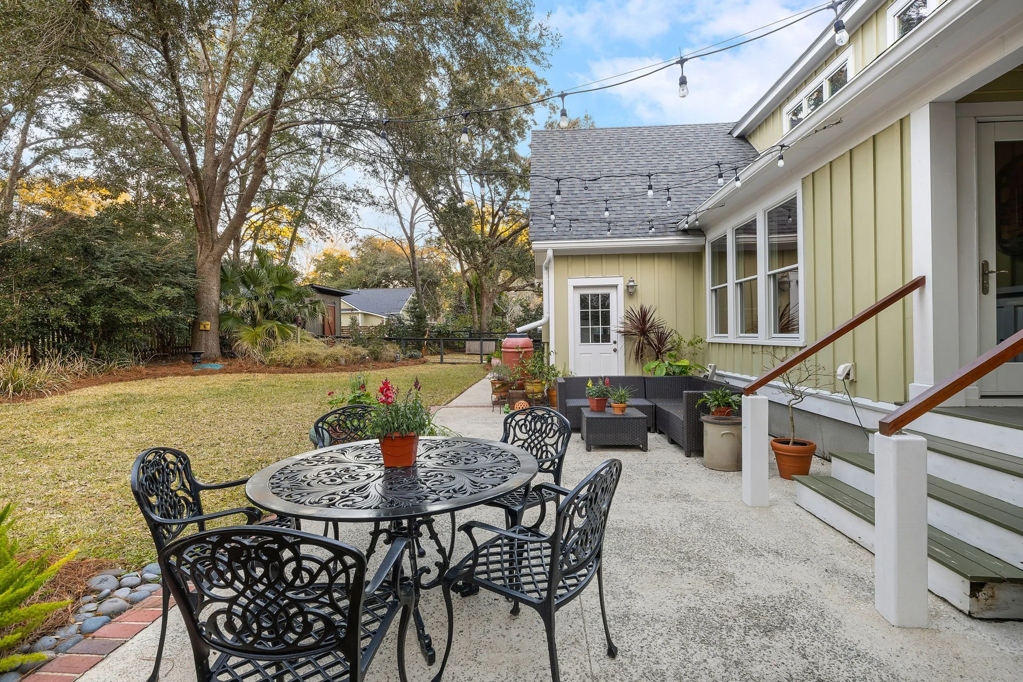31-web-or-mls-272 Bampfield Dr-28.jpg
