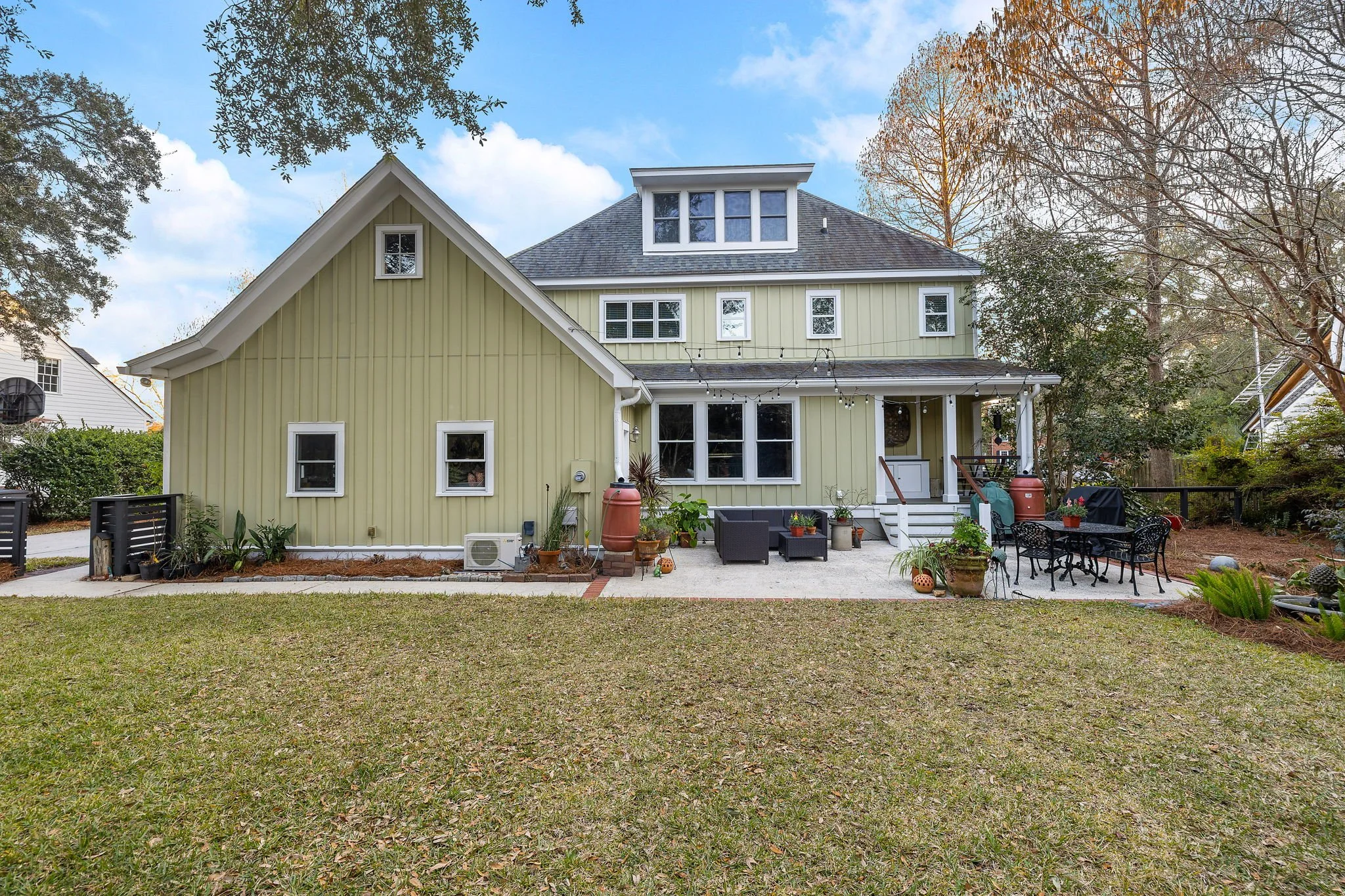 33-web-or-mls-272 Bampfield Dr-30.jpg