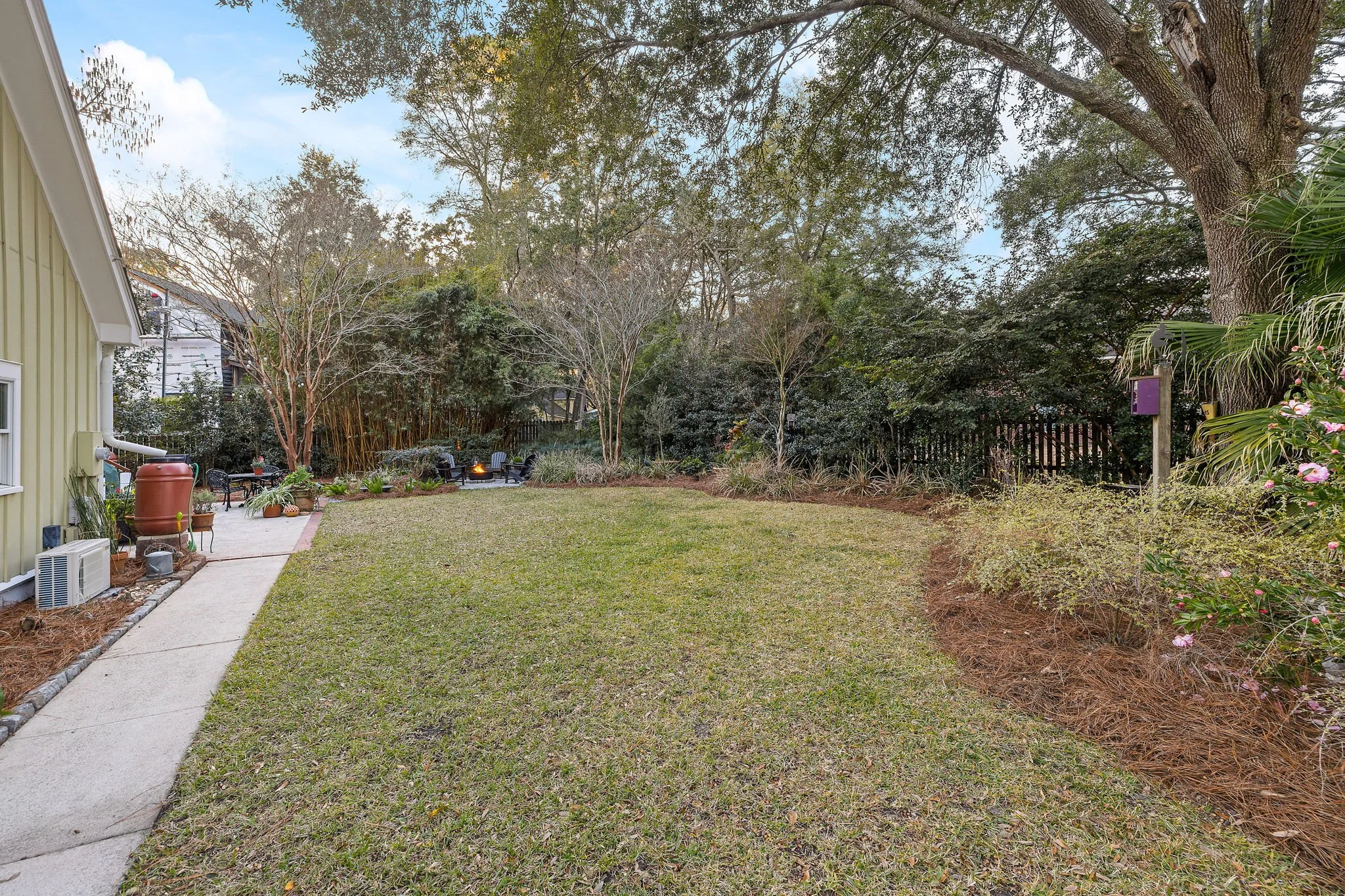 34-web-or-mls-272 Bampfield Dr-31.jpg