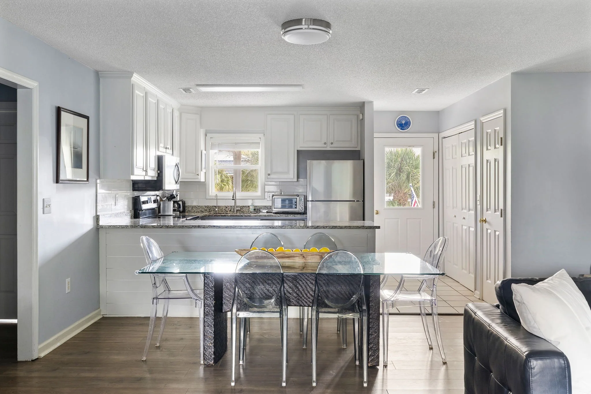 10 kitchen.jpg