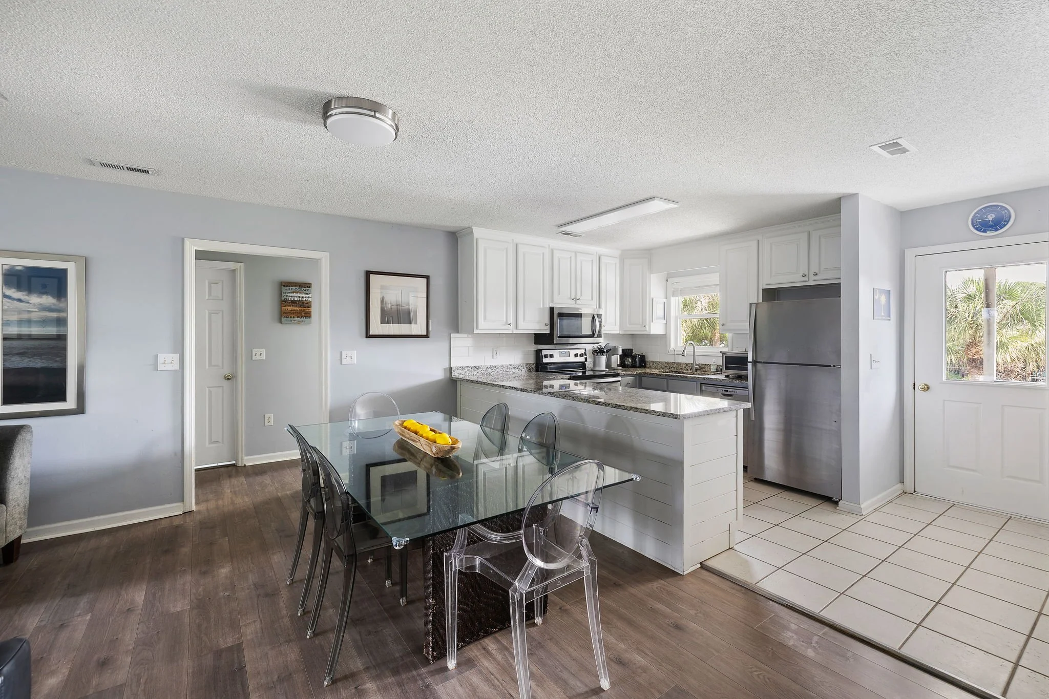 11 kitchen.jpg