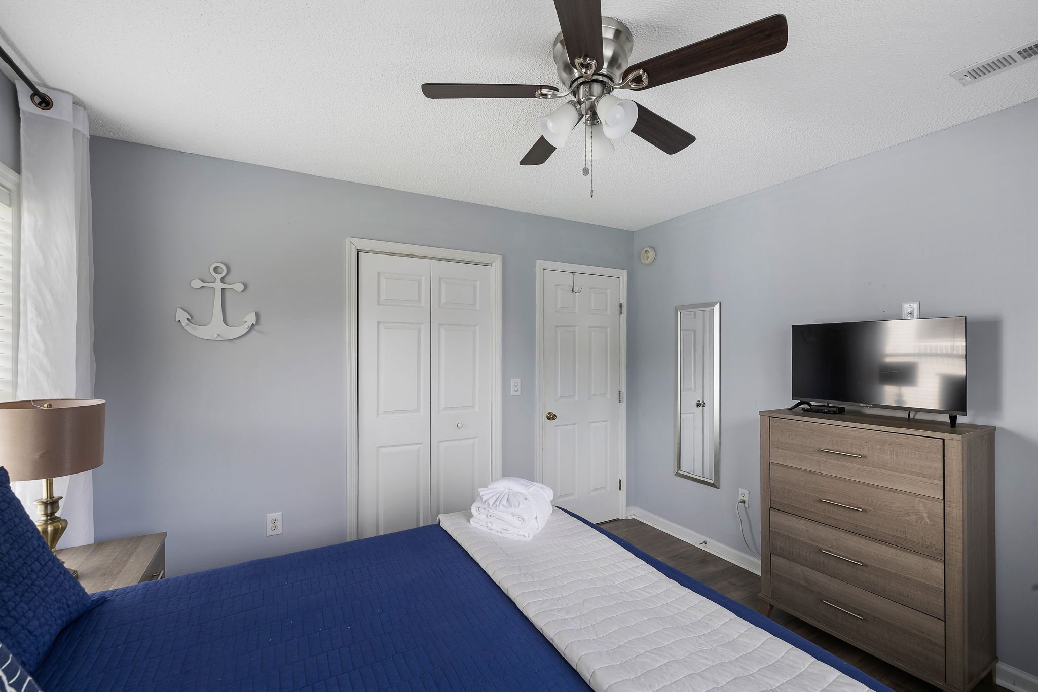 16 bedroom.jpg