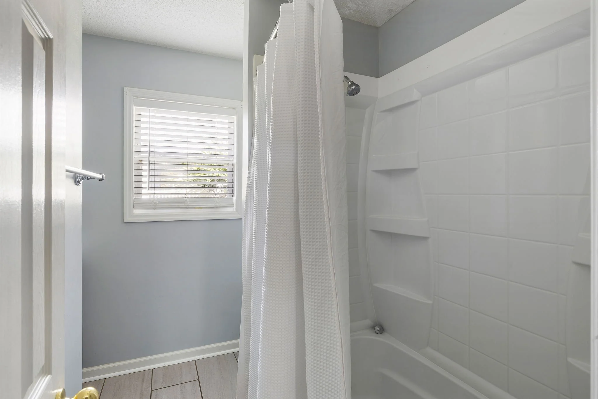 18 bath.jpg