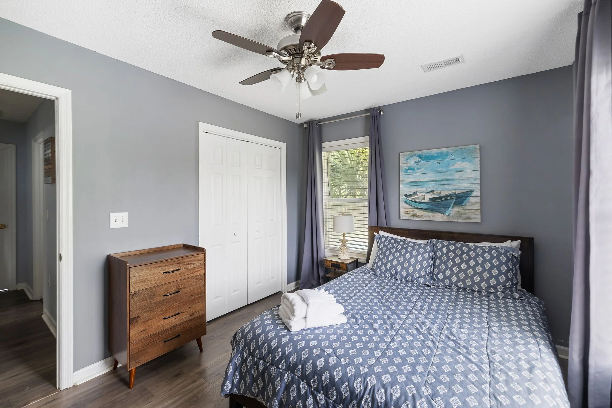 20 bedroom b.jpg