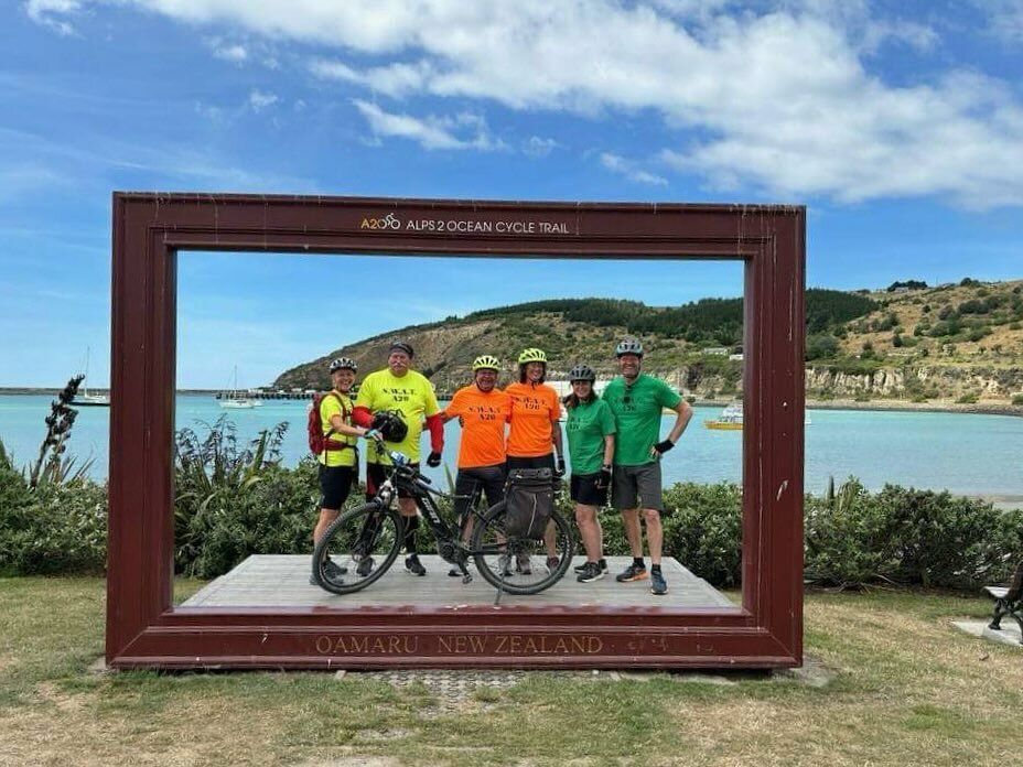 Hats off to this incredible team! 🚴&zwj;♂️

Crossing the finish line on the @alps2ocean bike trail is an absolute must-do for everyone&rsquo;s bucket list. 

Pedaling alongside lakes and mountains, the views are nothing short of spectacular. 

Adven