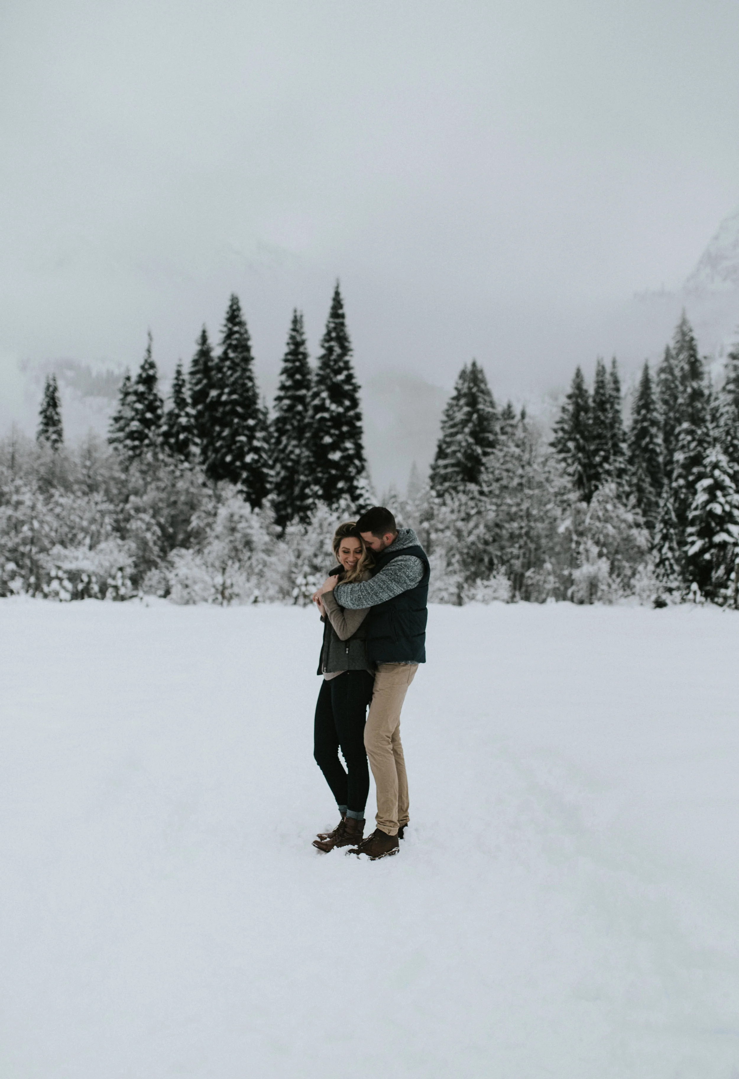  Colorado elopement photographer for destination adventure weddings. 