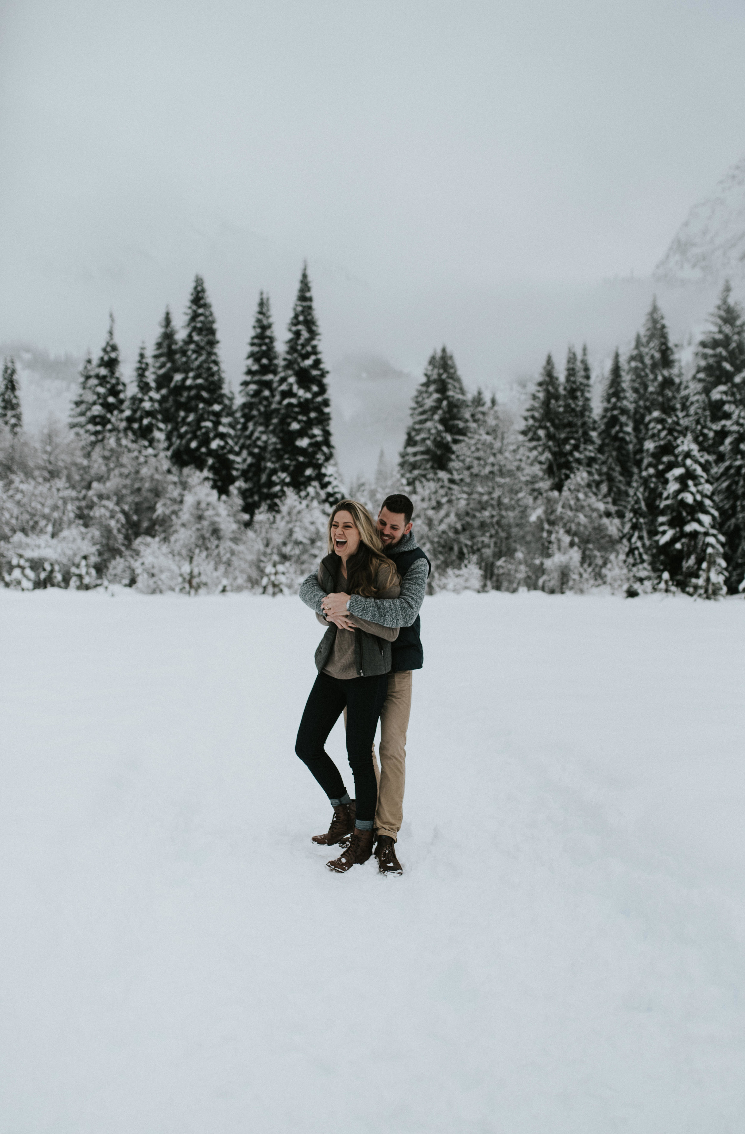  PNW adventure elopement and wedding photographer. North Cascades National Park elopement photographer. 