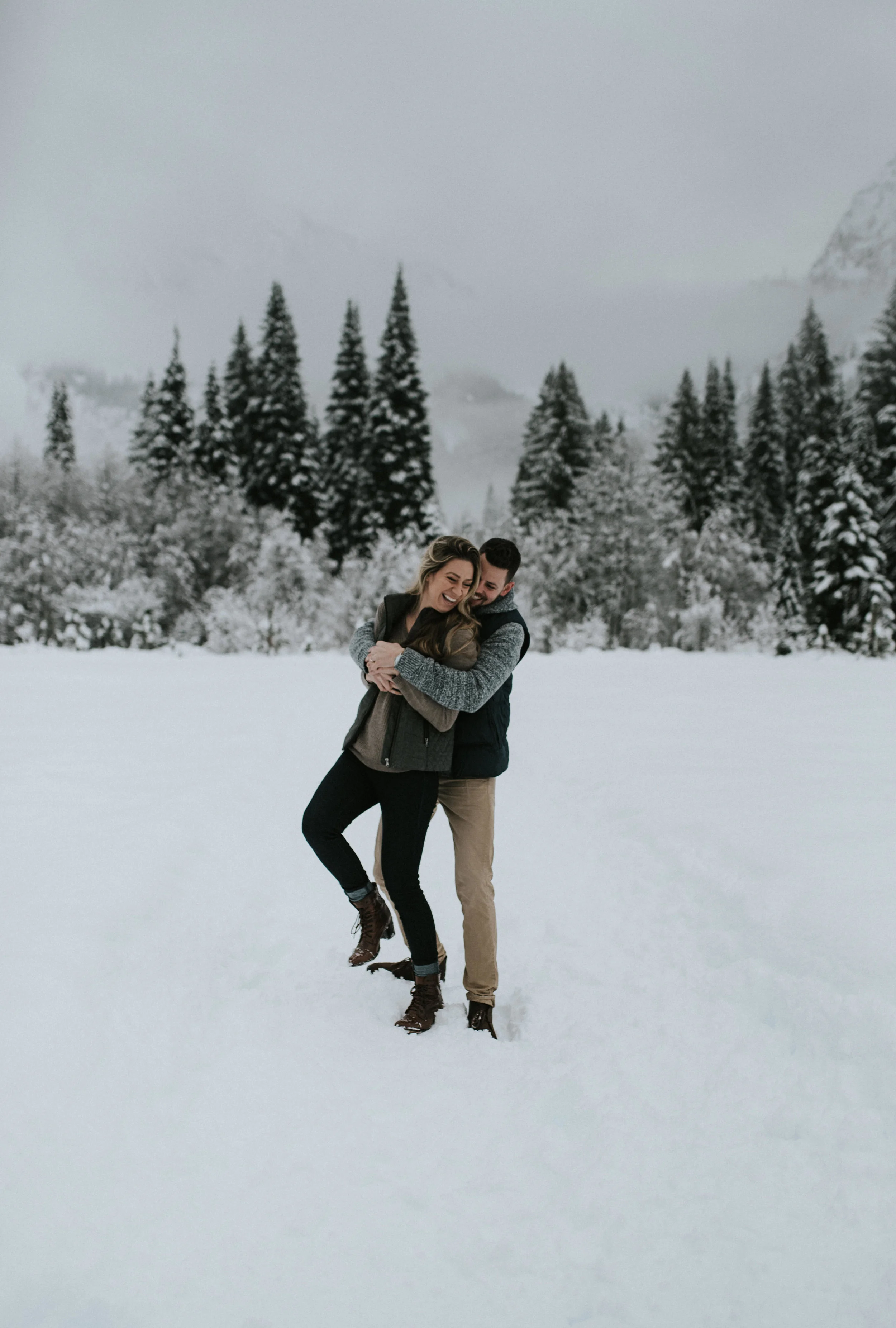  Washington adventure elopement photographer. 
